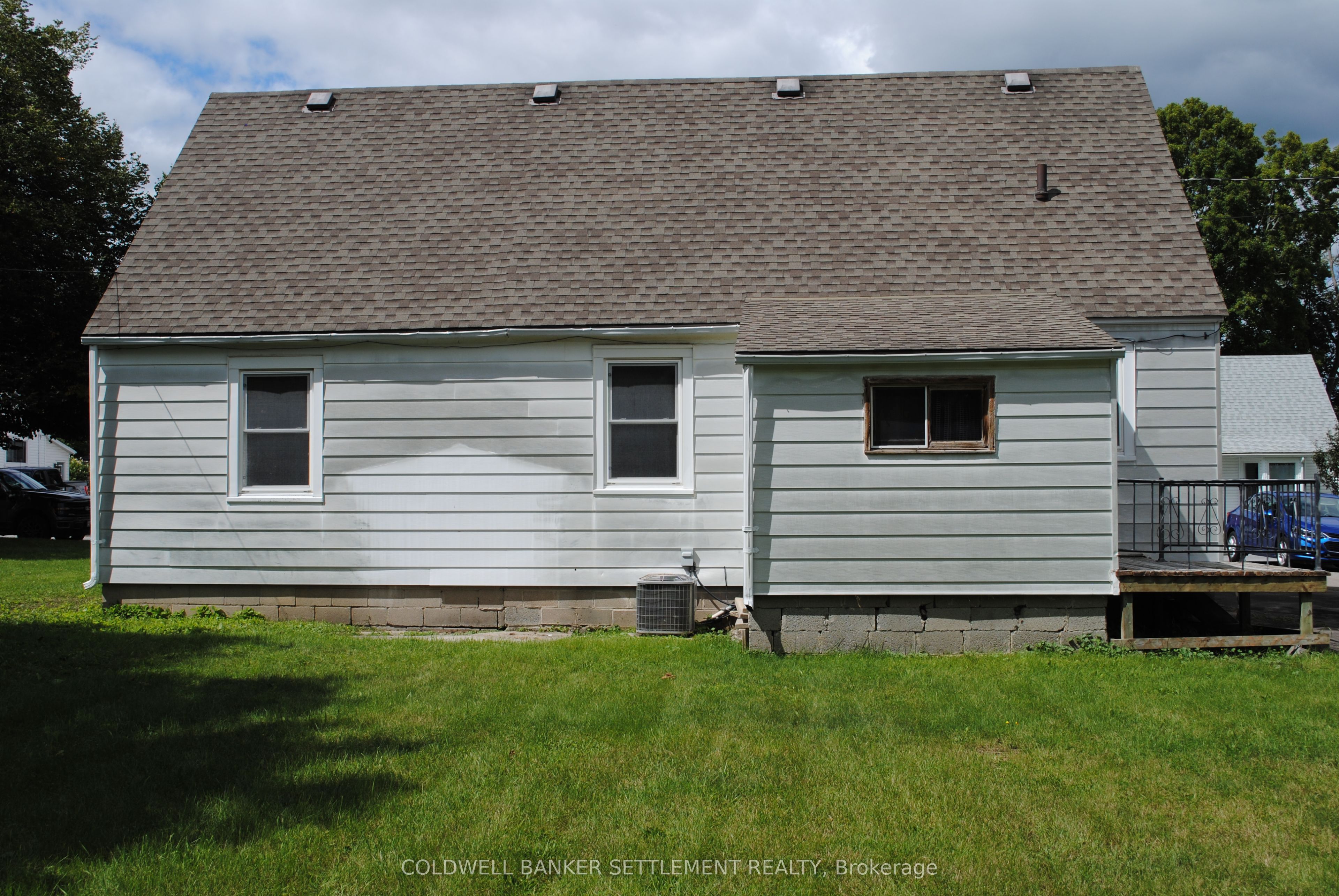 48 Pine Street, Smiths Falls, ON K7A 3T6 photo 4