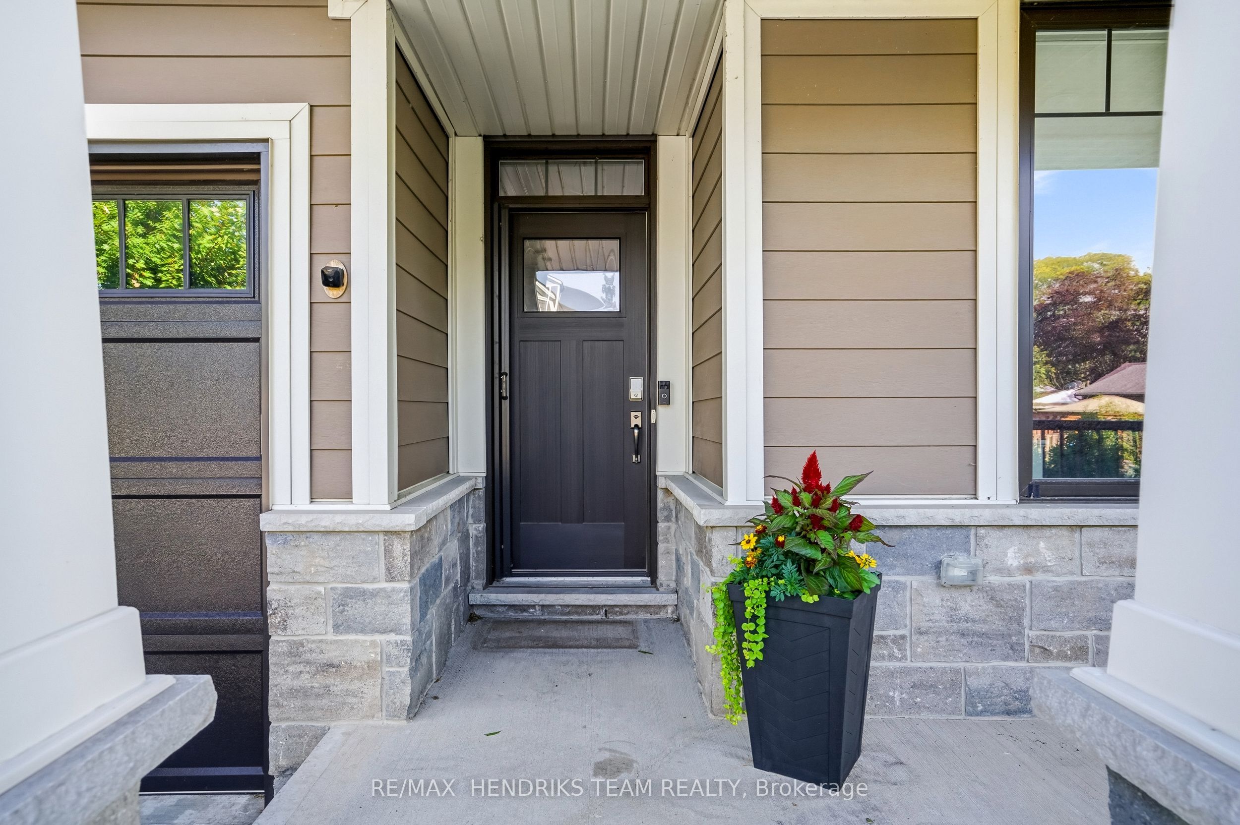 13 Turbinia Court, Grimsby, ON L3M 0H8 photo 3