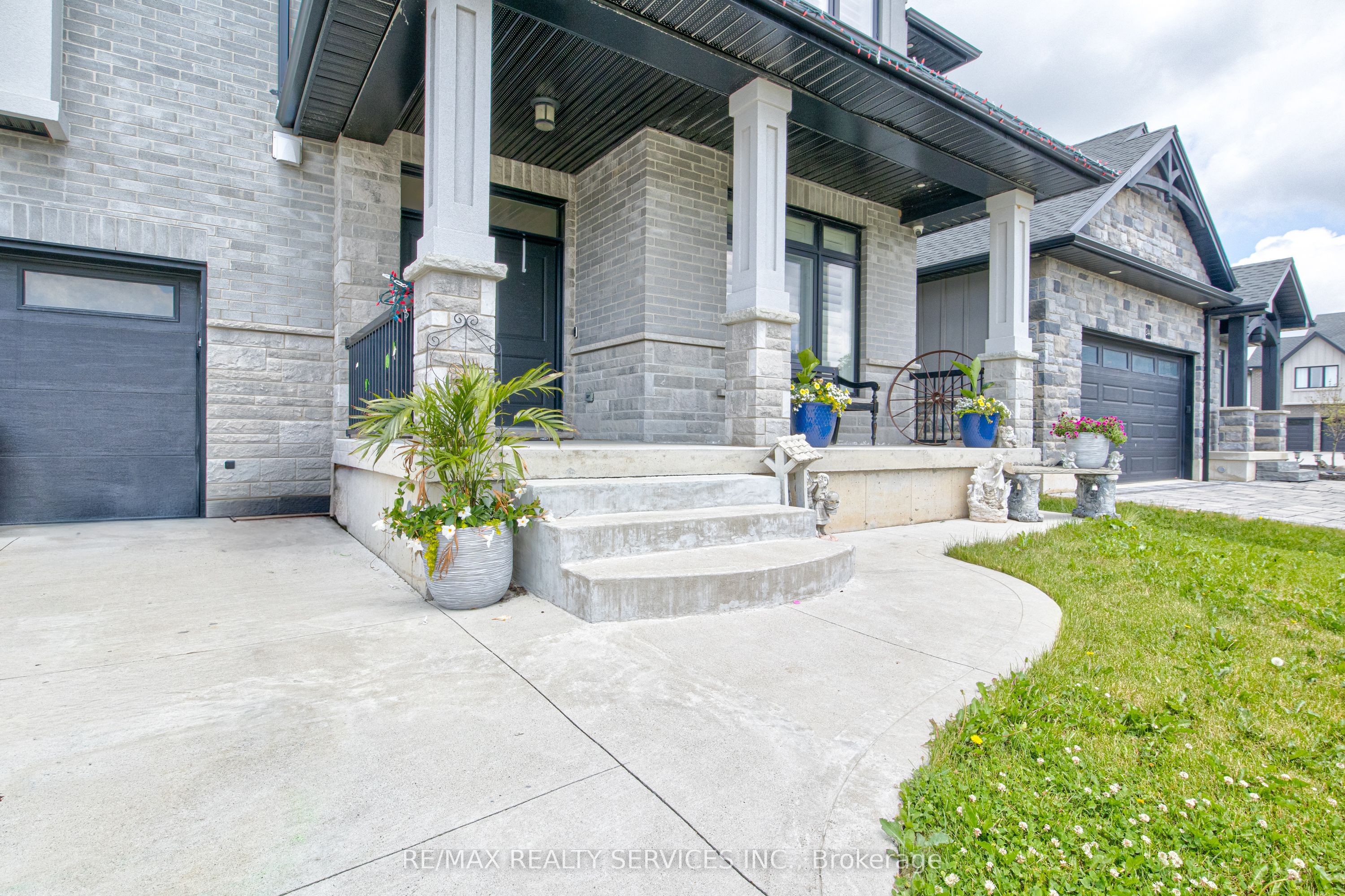 240 Tamarack Blvd Boulevard, Woodstock, ON N4S 0E2 photo 2