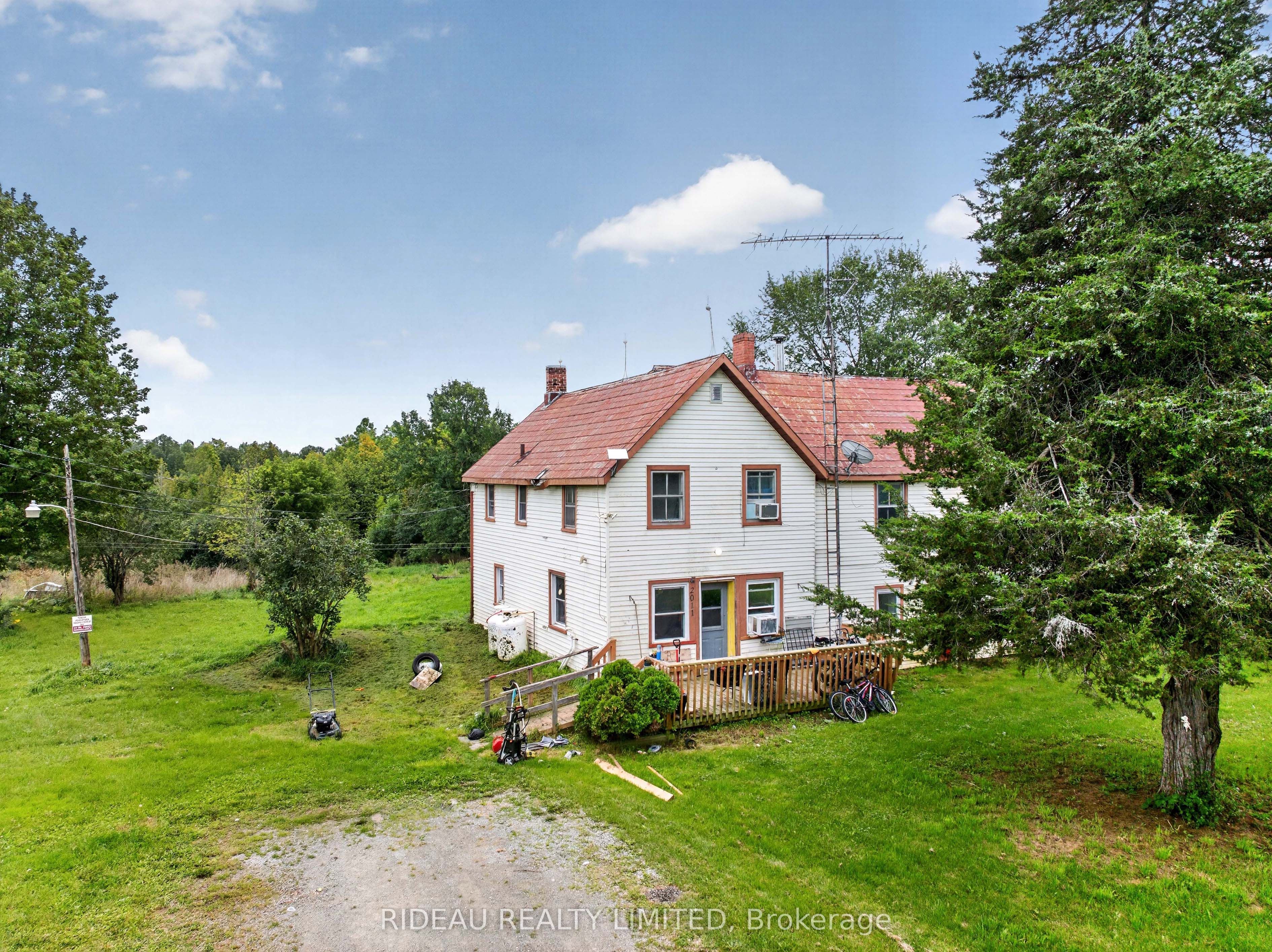 2011 Fairview Road, Rideau Lakes, ON K0G 1V0