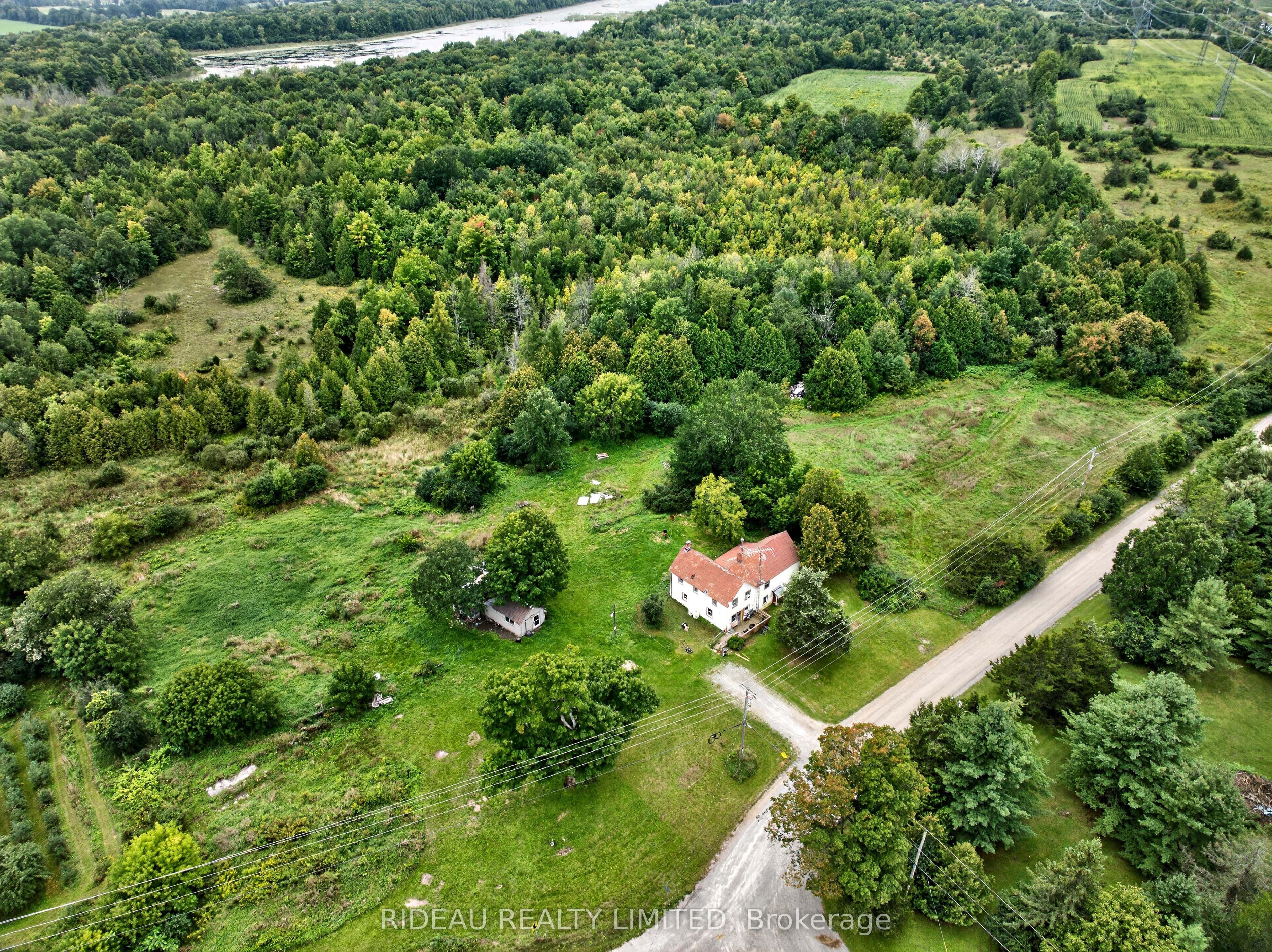 2011 Fairview Road, Rideau Lakes, ON K0G 1V0 photo 3