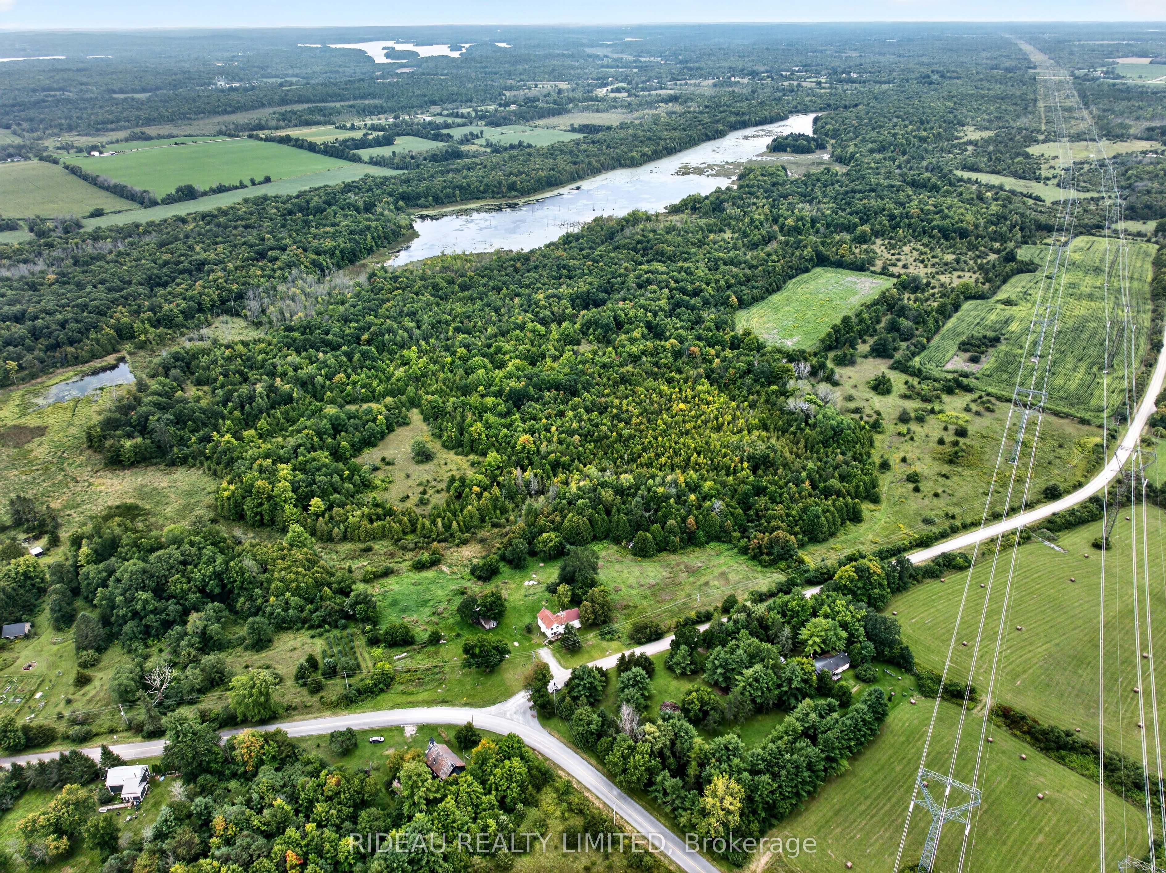 2011 Fairview Road, Rideau Lakes, ON K0G 1V0 photo 4