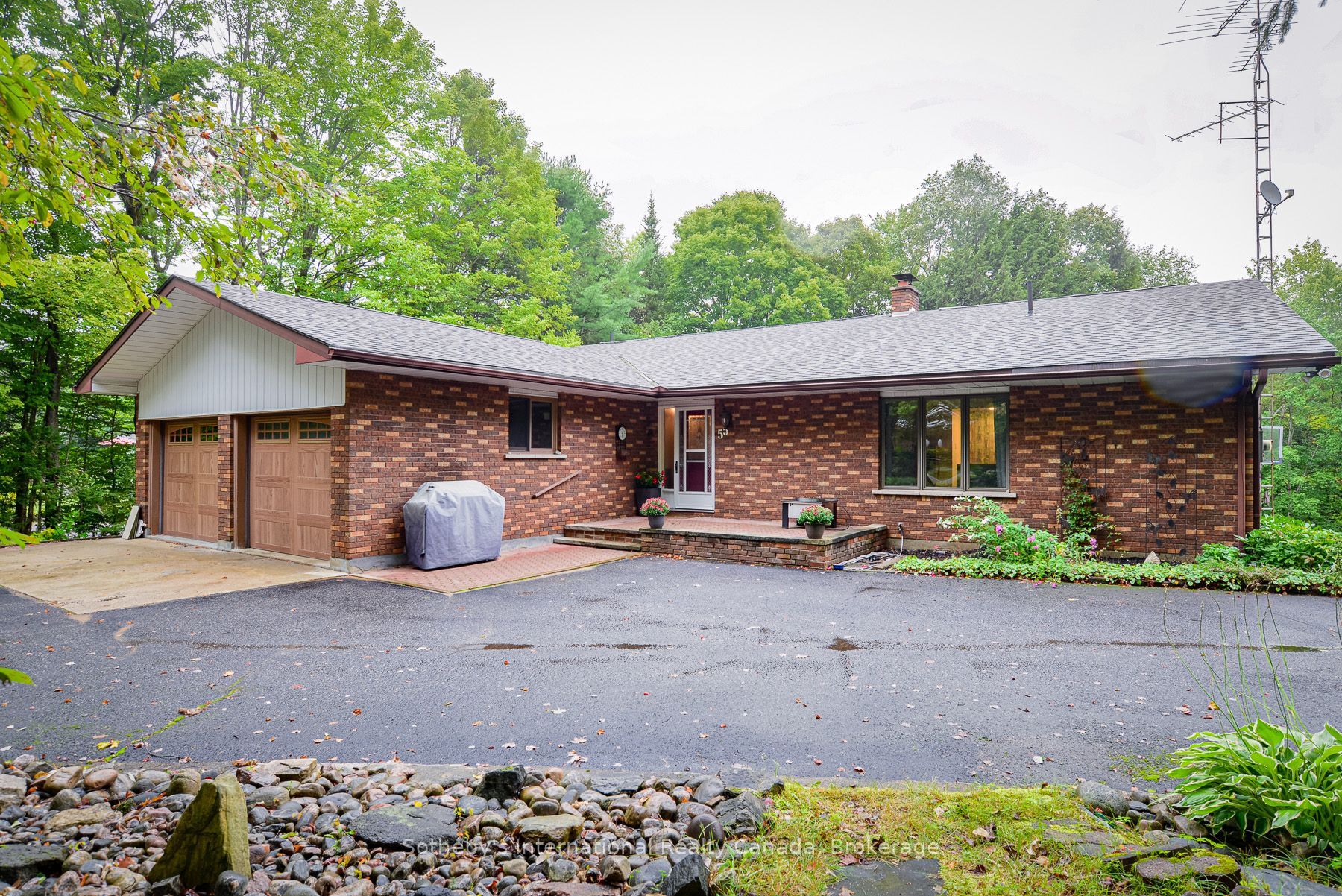 55 Denniss Drive, Bracebridge, ON P1L 1W9 photo 3