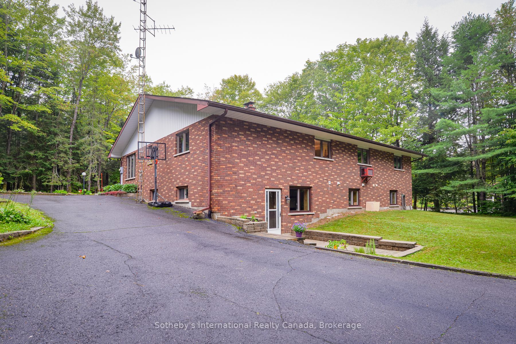55 Denniss Drive, Bracebridge, ON P1L 1W9 photo 4