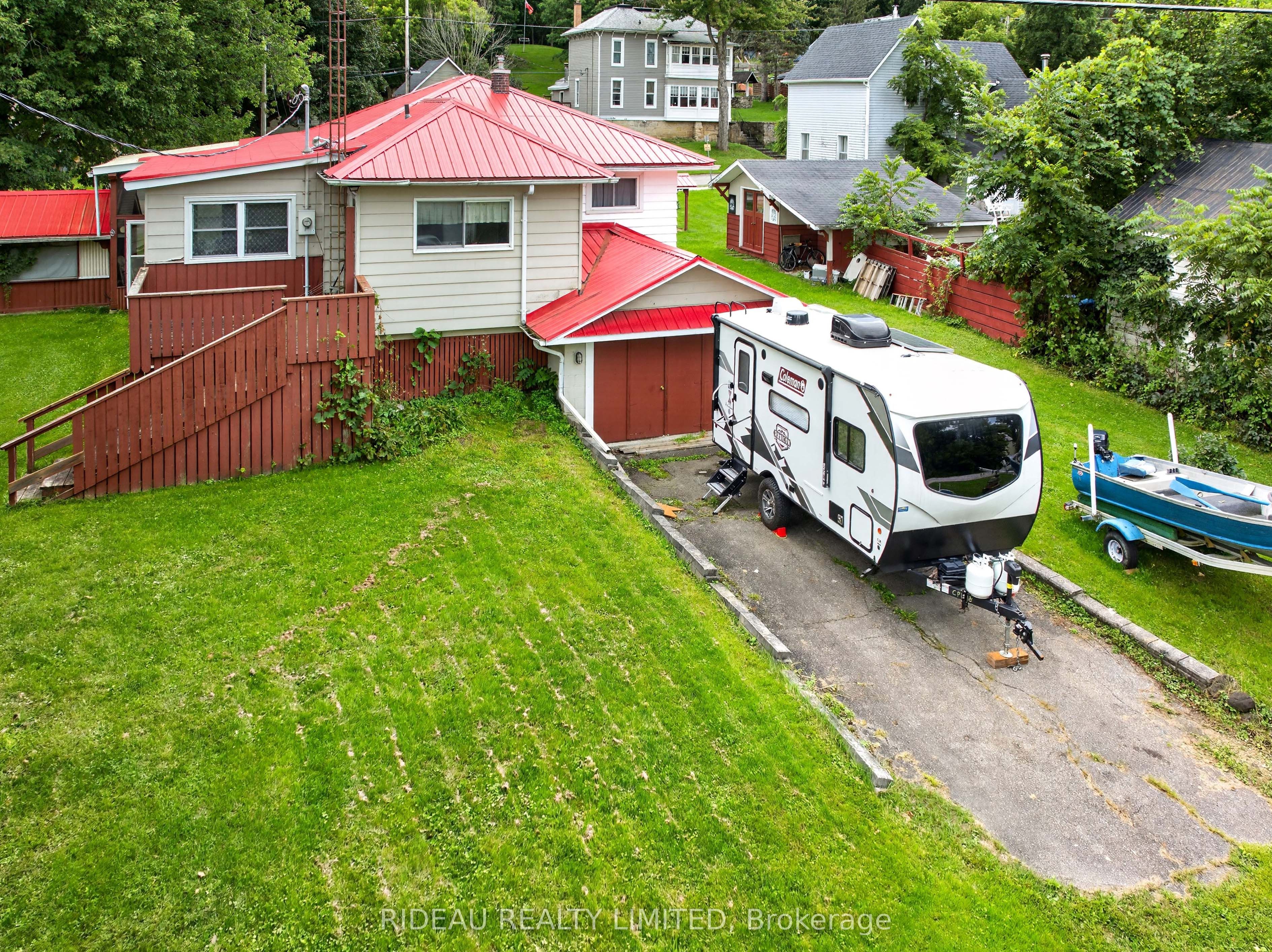 17 Colborne Street, Rideau Lakes, ON K0G 1V0 photo 4