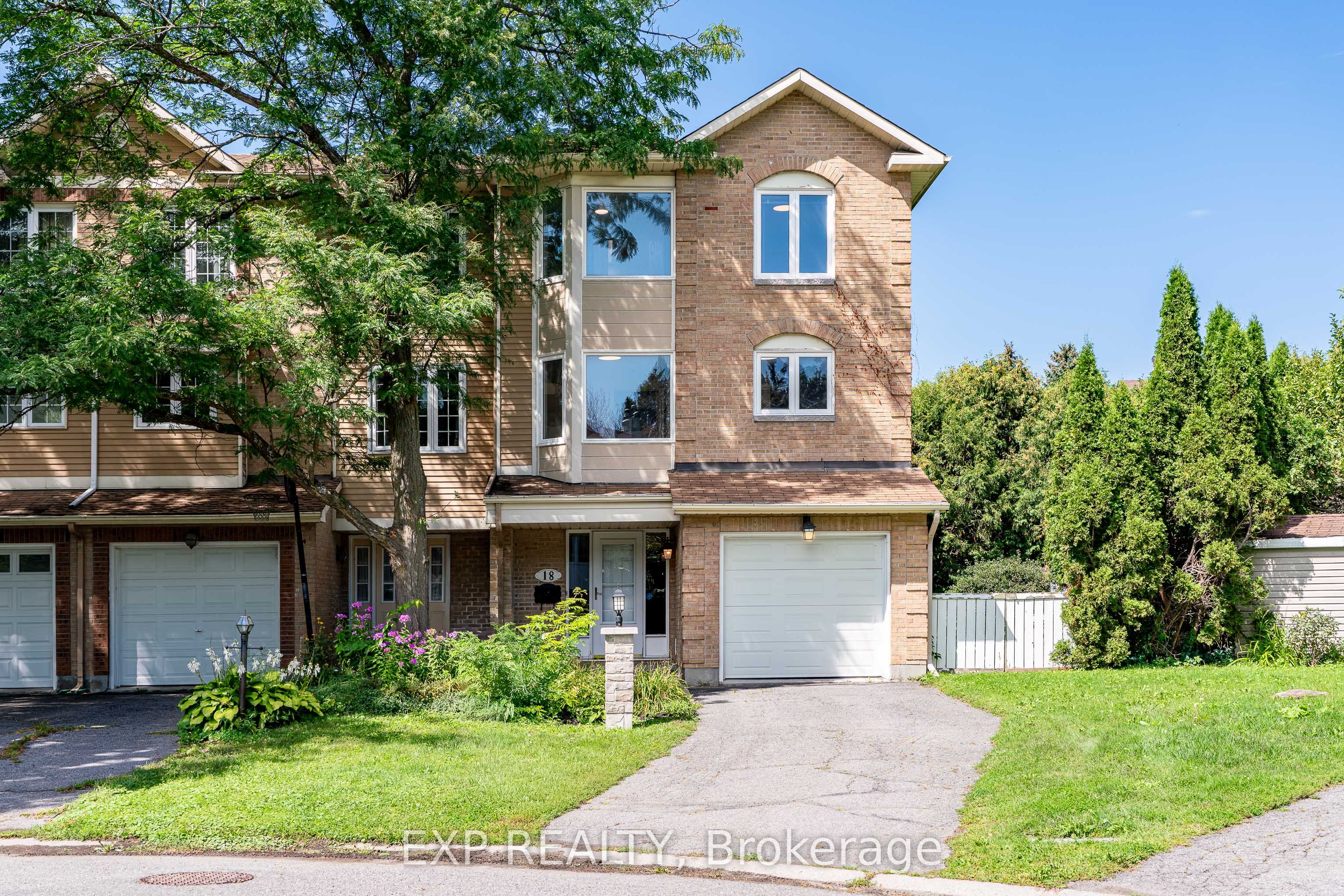 18 Arbordale Crescent, South of Baseline to Knoxdale, ON K2G 5C6