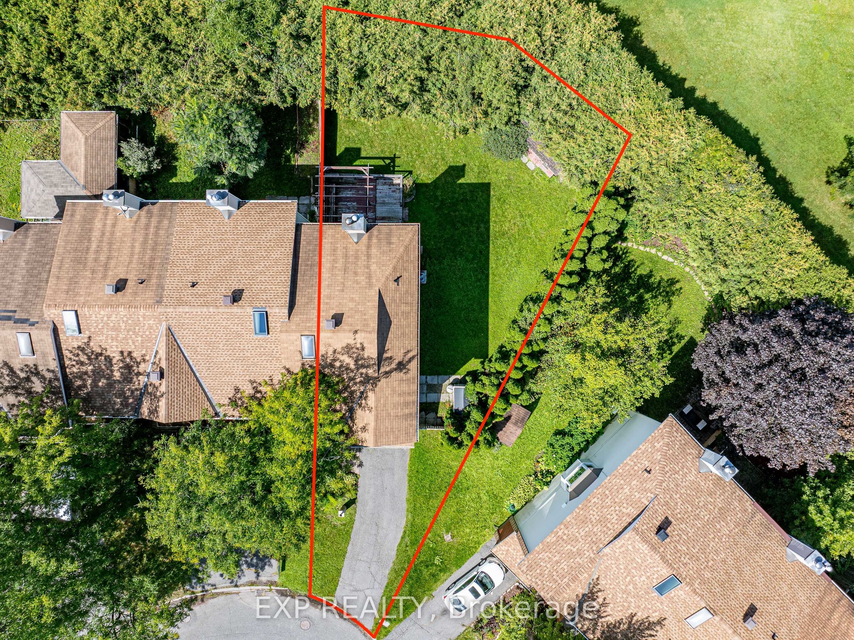 18 Arbordale Crescent, South of Baseline to Knoxdale, ON K2G 5C6 photo 2