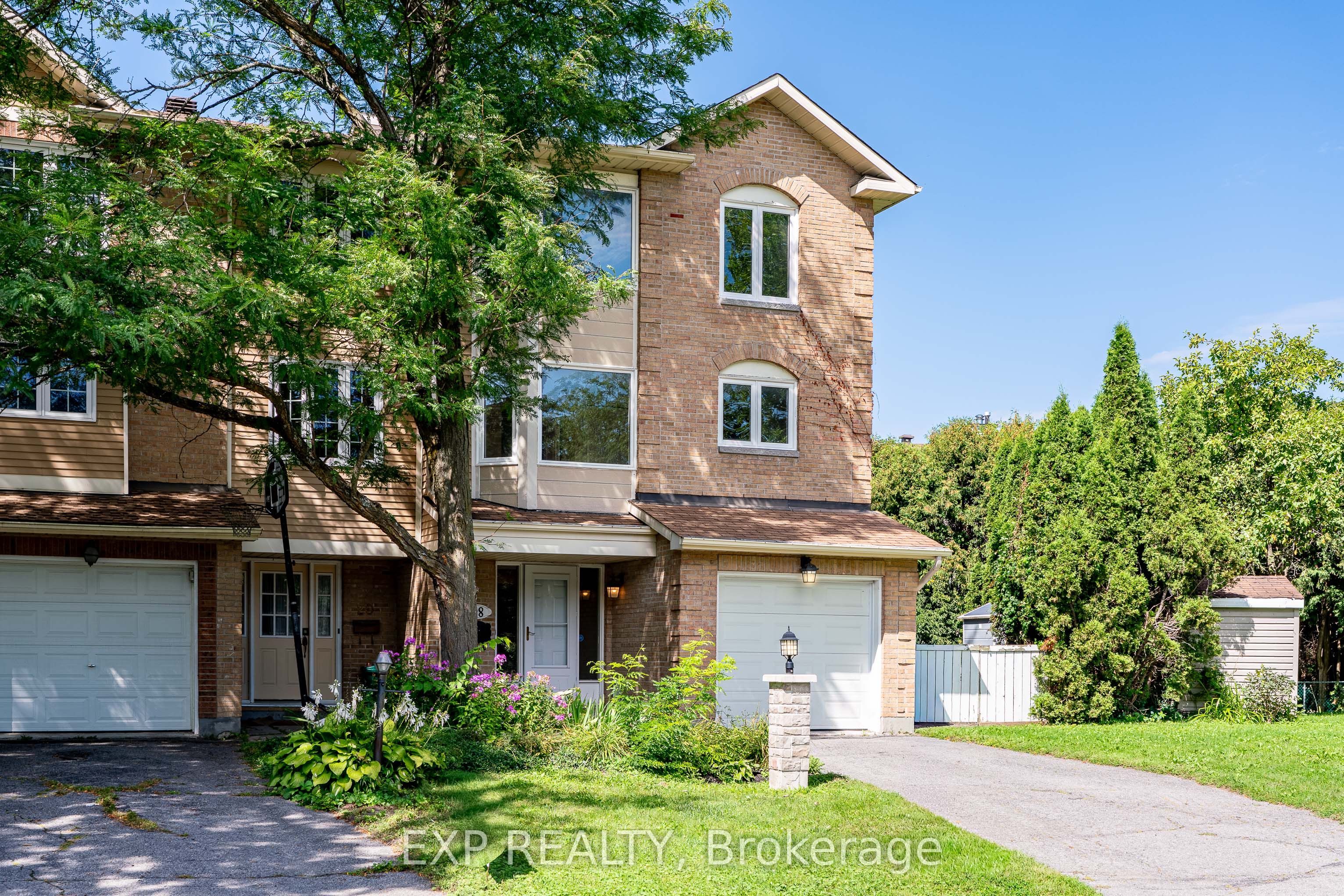 18 Arbordale Crescent, South of Baseline to Knoxdale, ON K2G 5C6