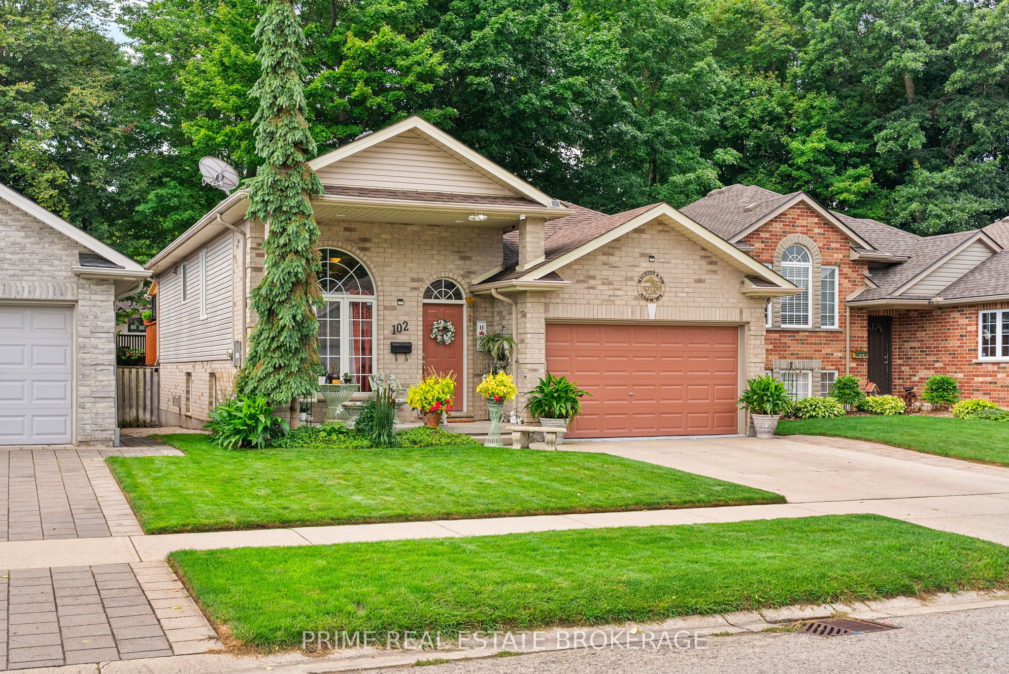 102 Ridge Street, Strathroy-Caradoc, ON N7G 4K1 photo 2