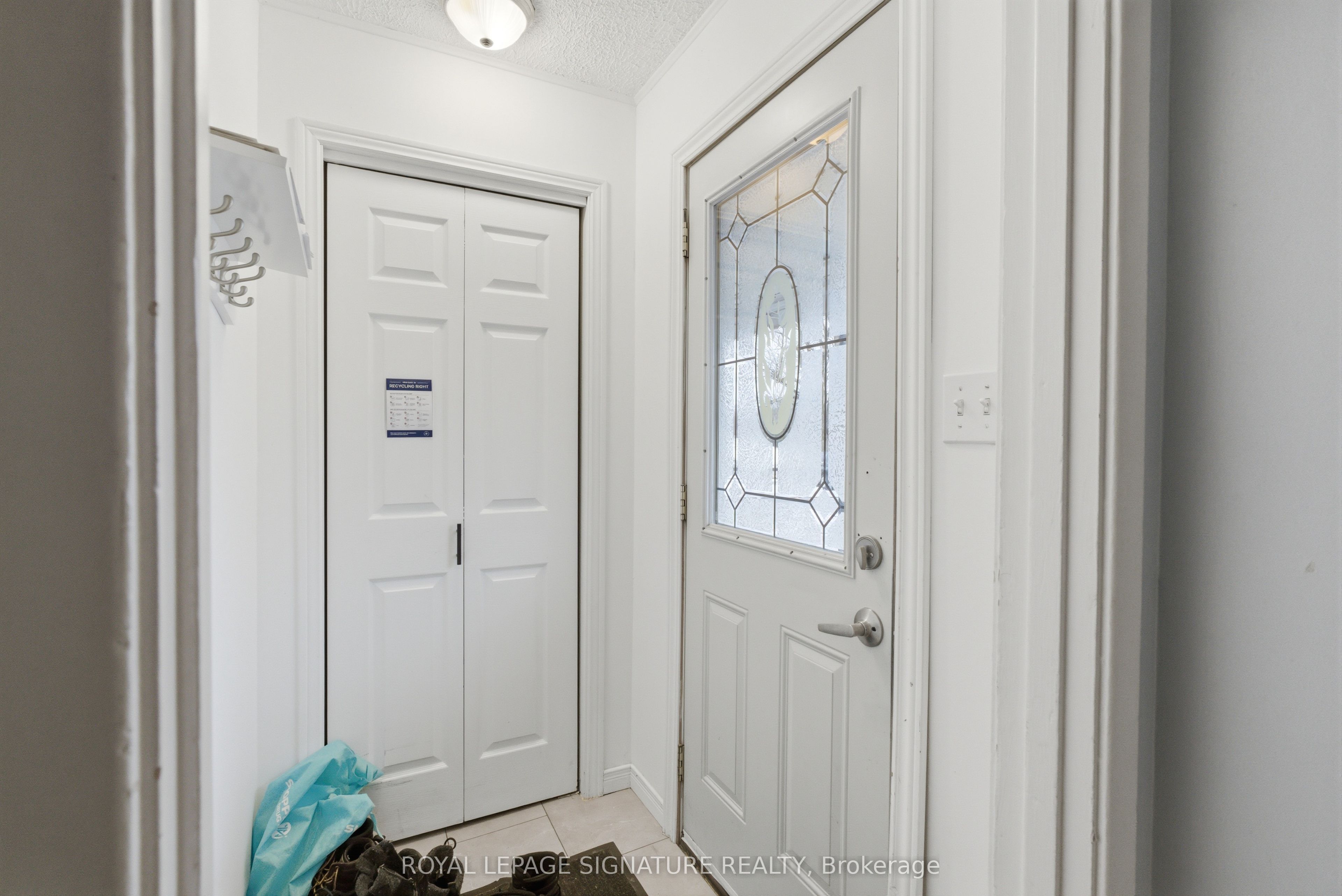 805 Morphet Avenue, Peterborough, ON K9J 2X7 photo 2