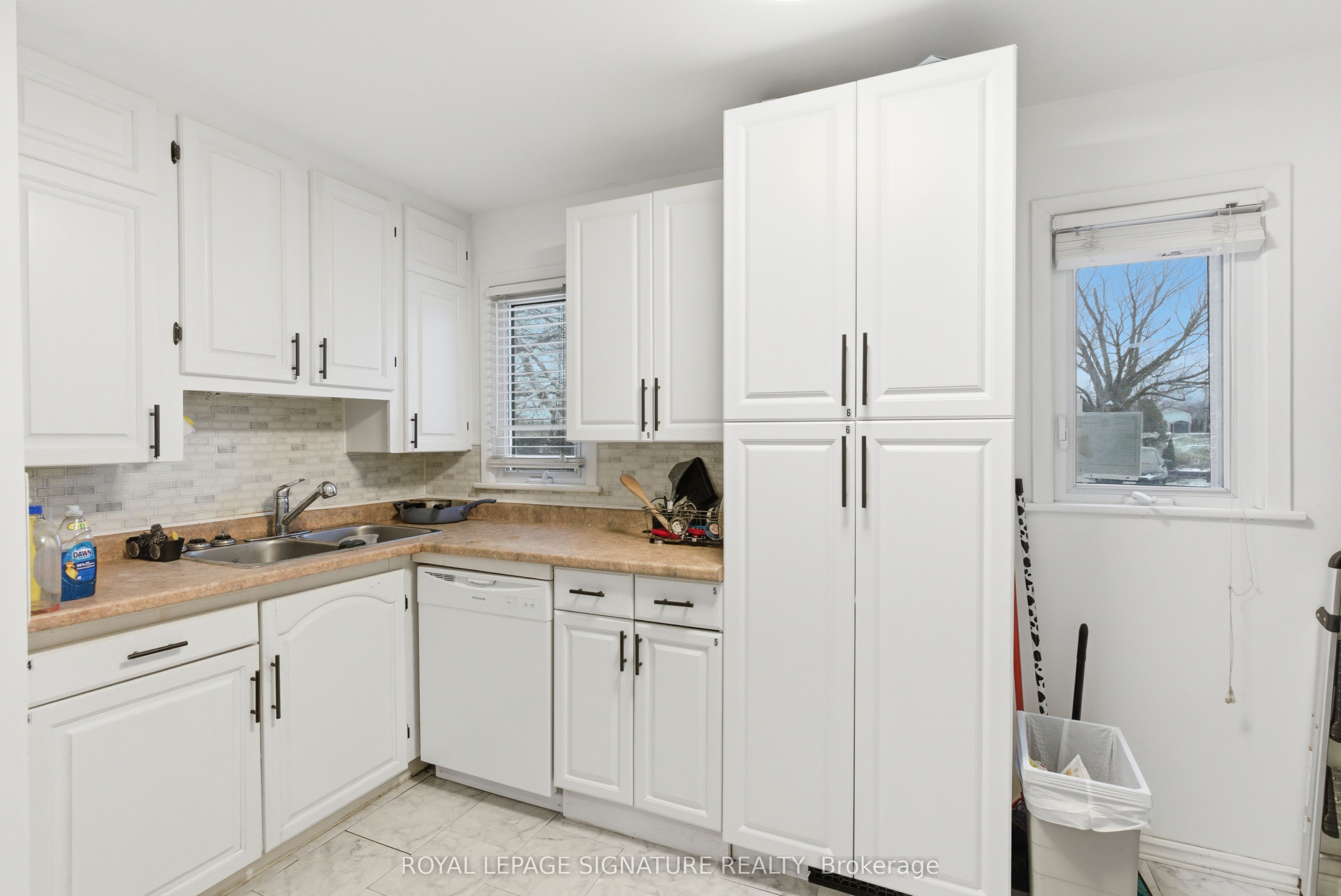 805 Morphet Avenue, Peterborough, ON K9J 2X7 photo 3