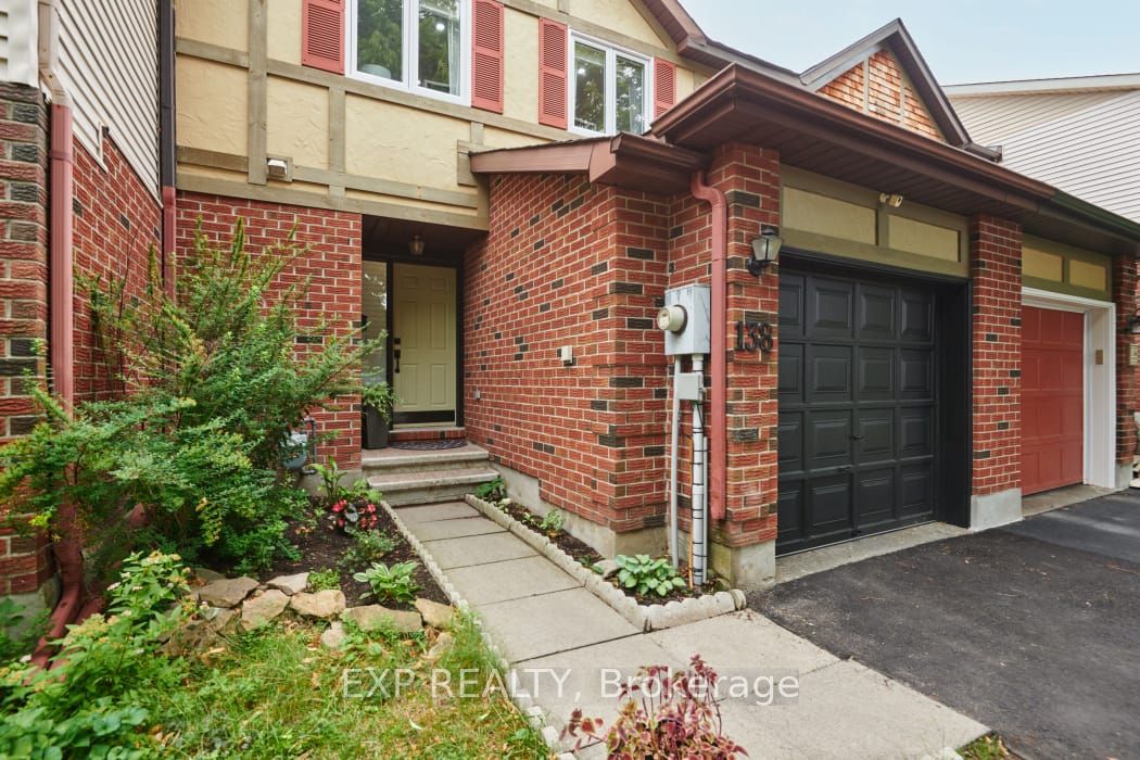 138 Acklam Terrace, Kanata, ON K2K 2J5 photo 2