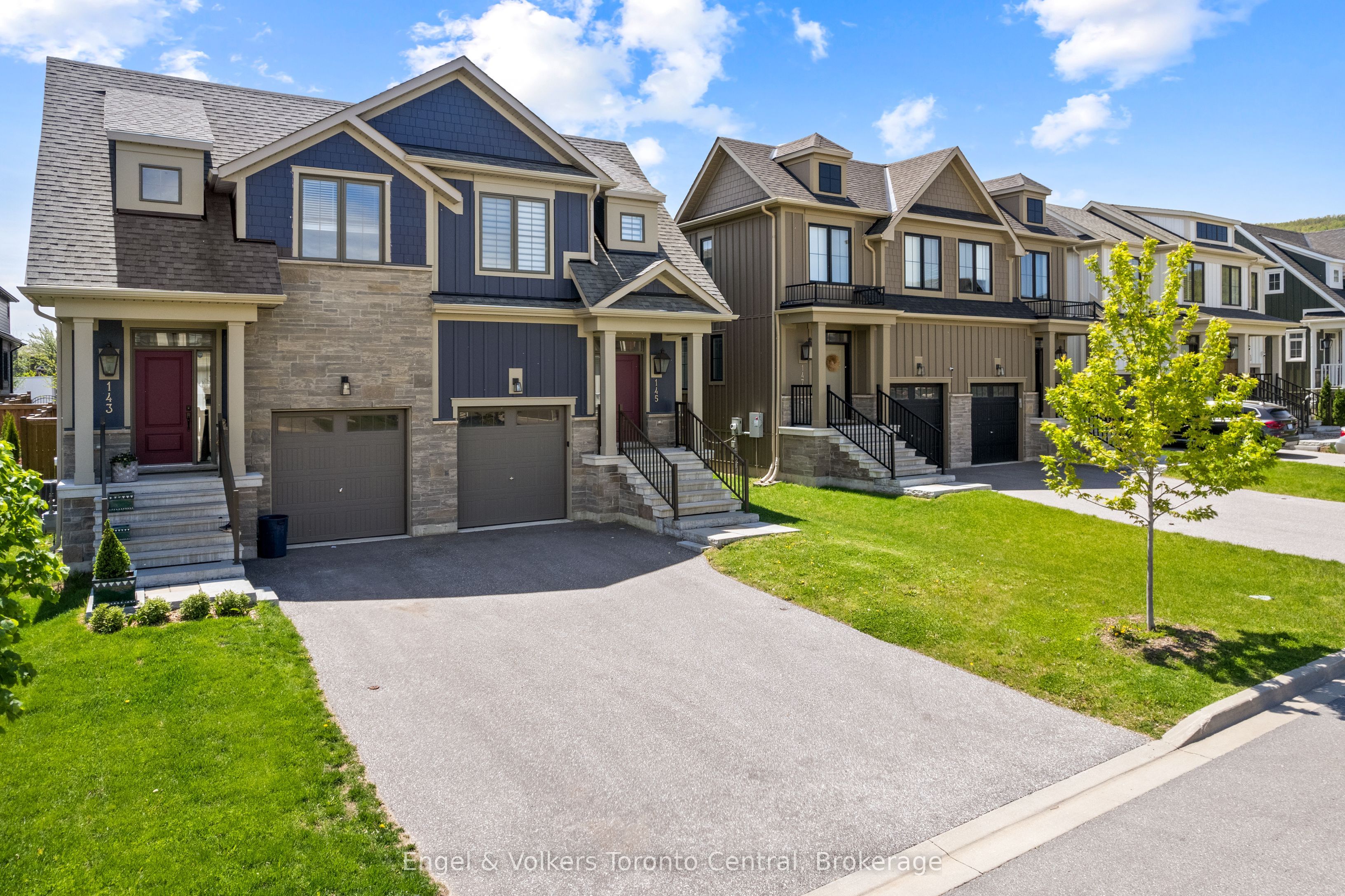 145 Sycamore Street, Blue Mountains, ON L9Y 4E4 photo 2