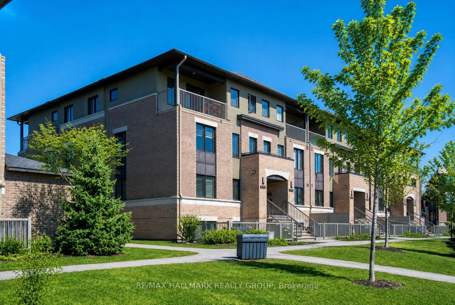 255B Titanium Private, Orleans - Convent Glen and Area, ON K1C 0A5