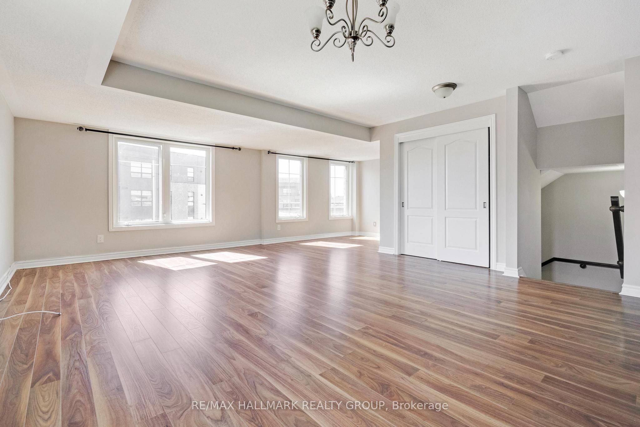 255B Titanium Private, Orleans - Convent Glen and Area, ON K1C 0A5 photo 5