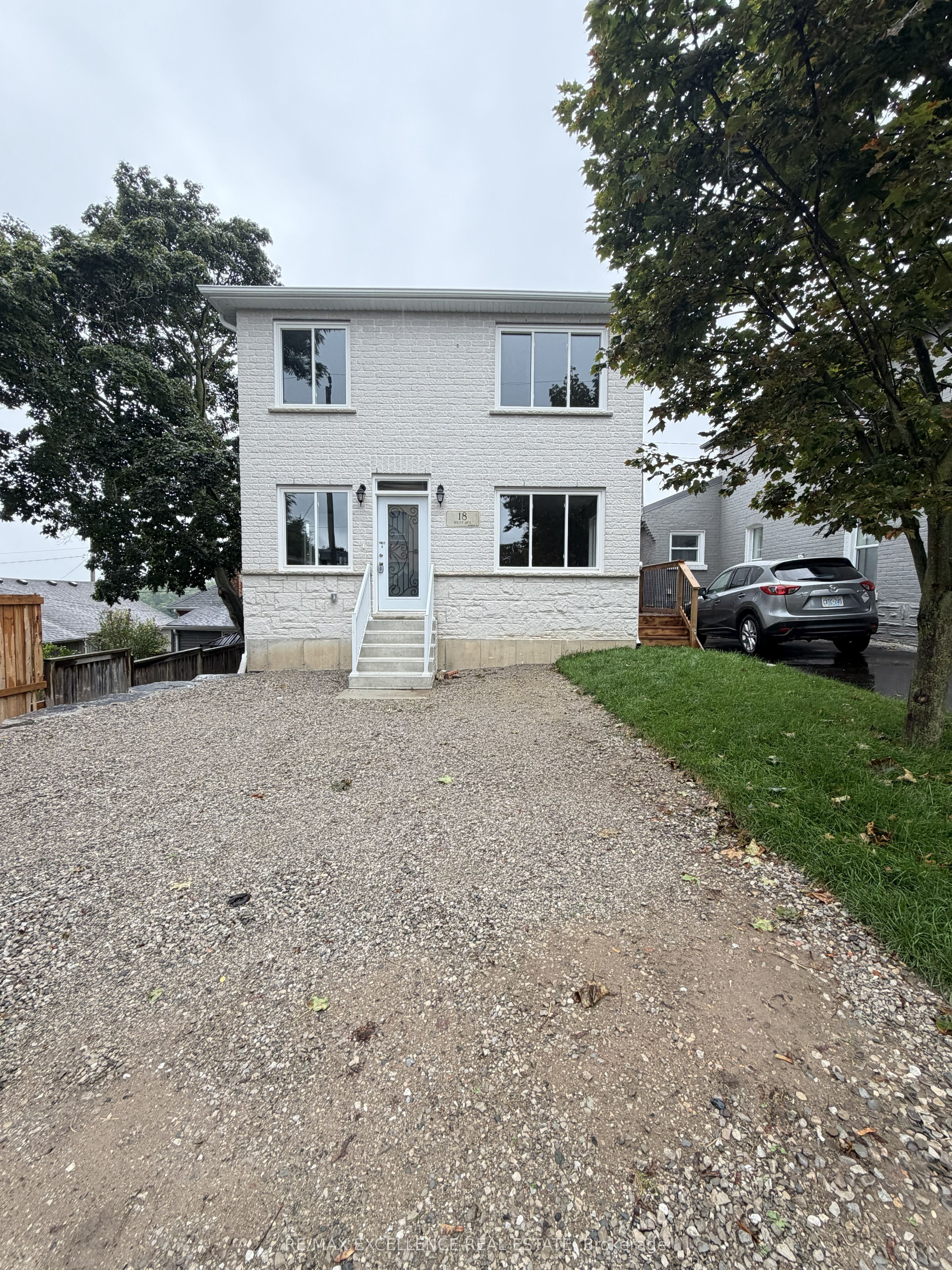 18 Huff Avenue, Brantford, ON N3R 2A3