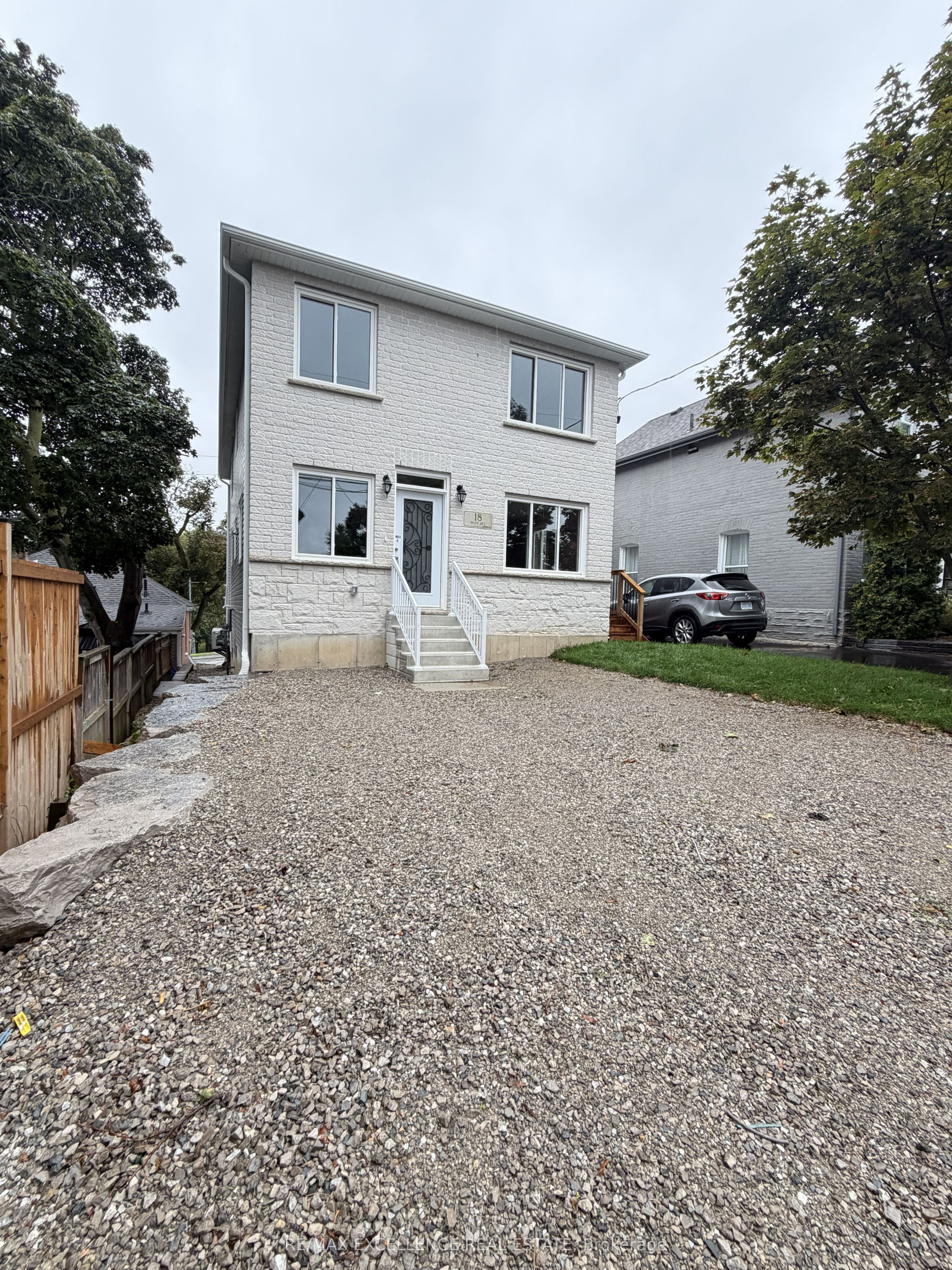 18 Huff Avenue, Brantford, ON N3R 2A3 photo 2