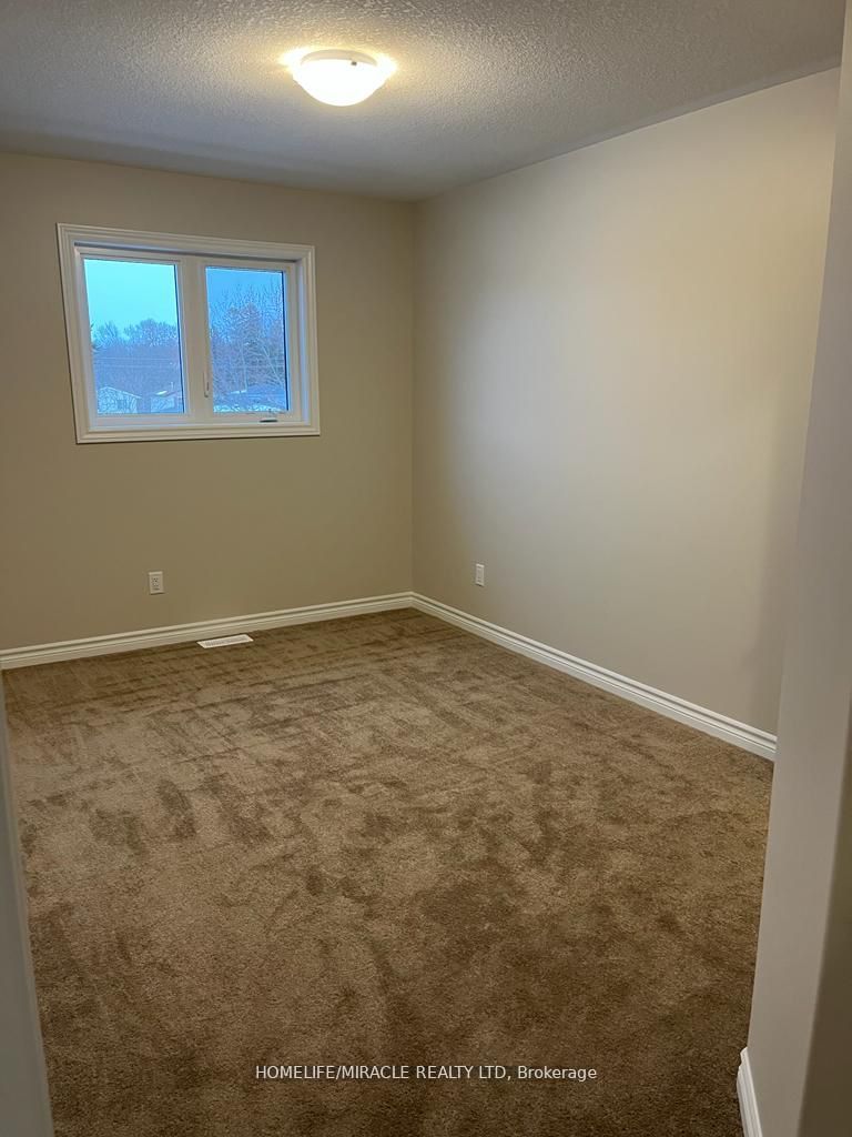 231 Heritage Park Drive, Greater Napanee, ON K7R 0C7 photo 4