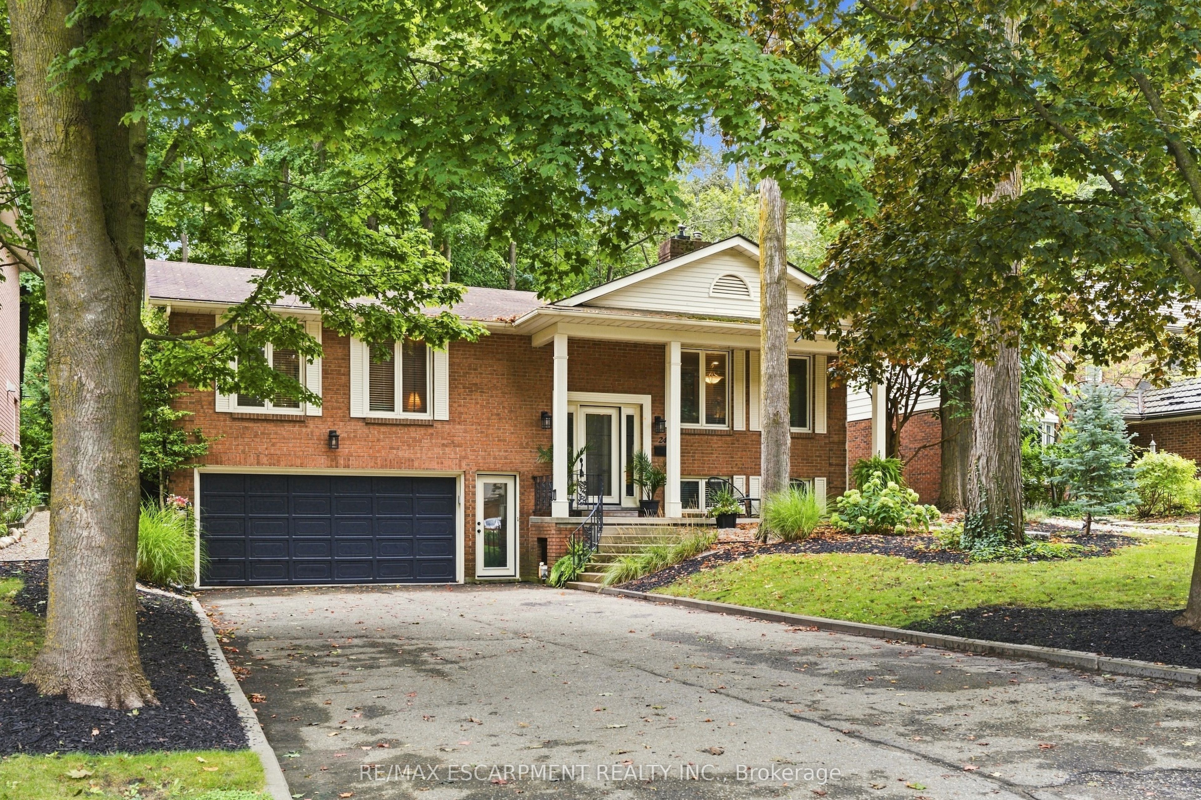 24 Primrose Path, Kitchener, ON N2E 2R2 photo 2