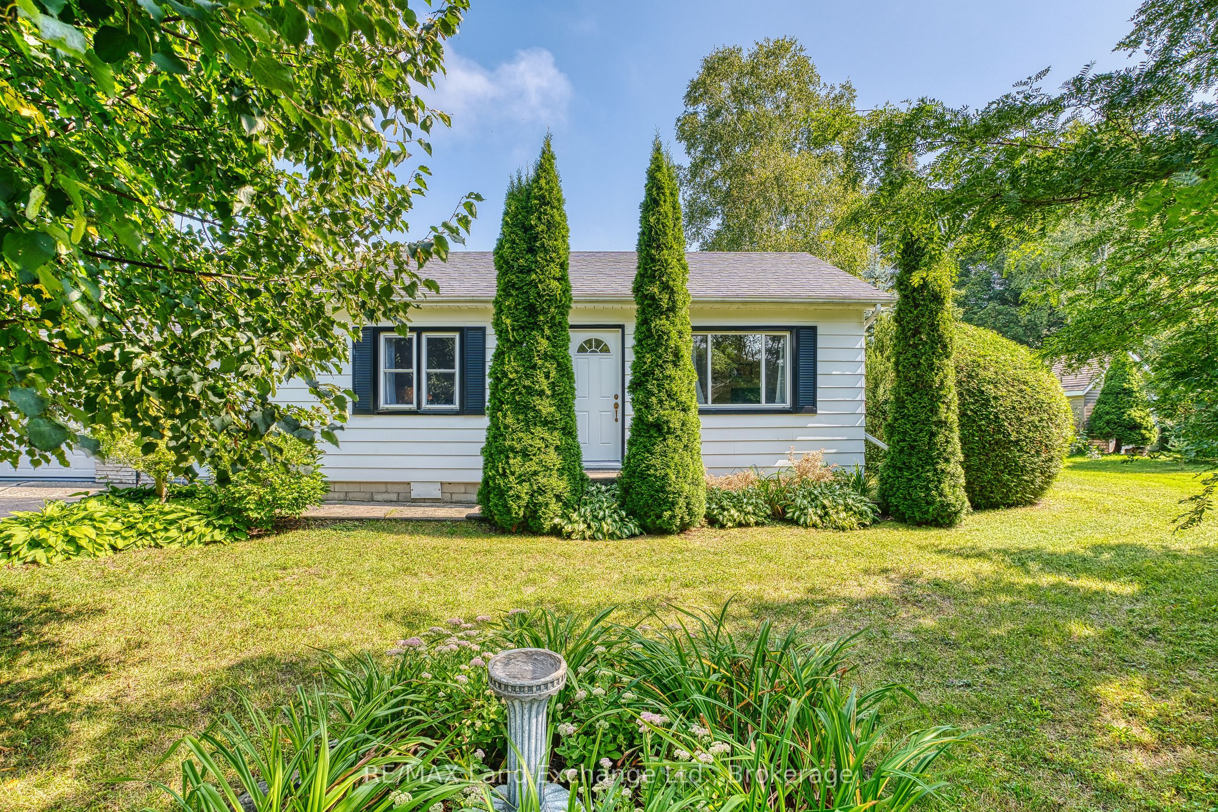 72 Grey Street S, Saugeen Shores, ON N0H 2L0