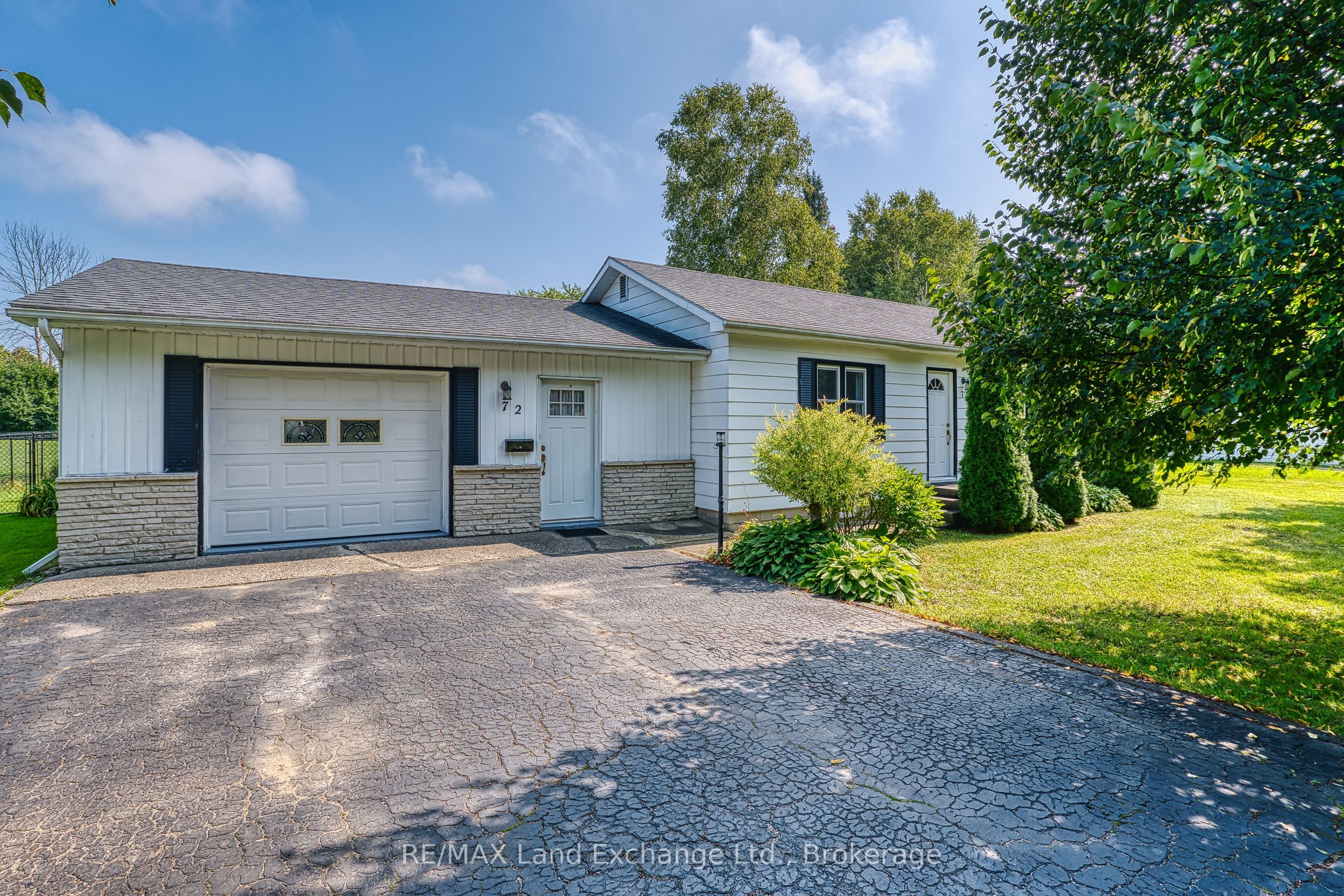 72 Grey Street S, Saugeen Shores, ON N0H 2L0 photo 3