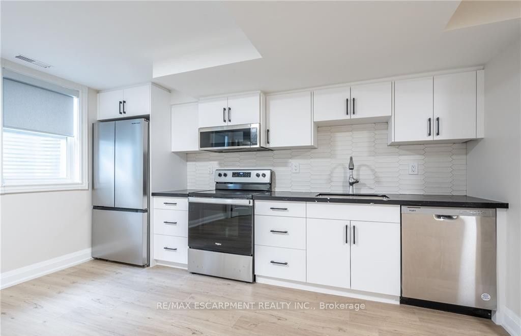 80 Irene Avenue D, Hamilton, ON L8G 2B2 photo 2