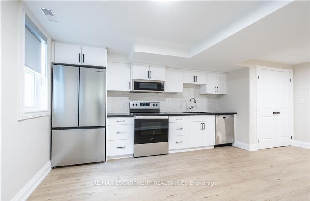 80 Irene Avenue D, Hamilton, ON L8G 2B2 photo 4