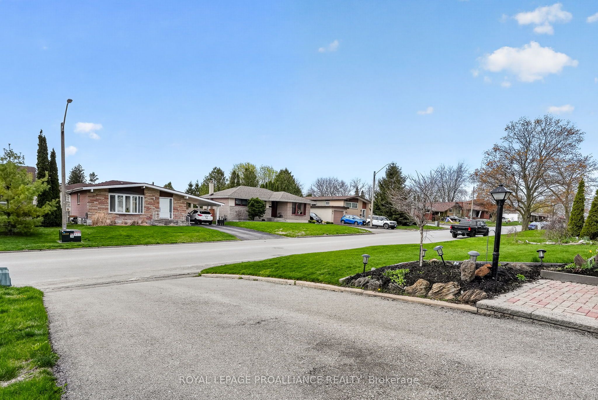 15 Gearin Street, Quinte West, ON K8V 3Y2 photo 5
