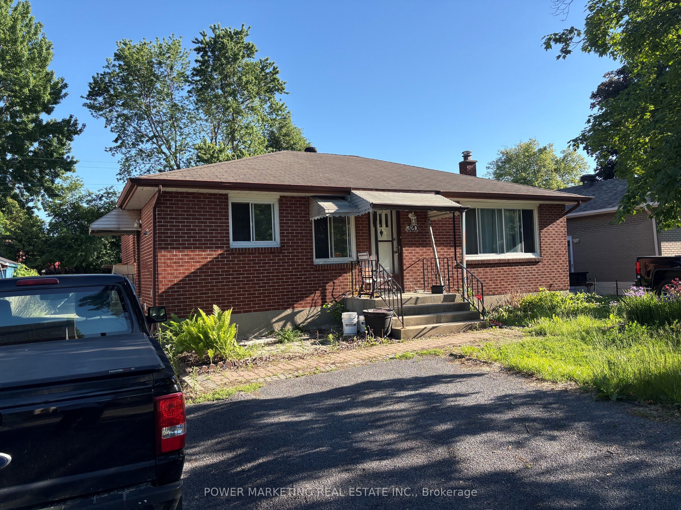 320 Fullerton Avenue, Overbrook - Castleheights and Area, ON K1K 1K3