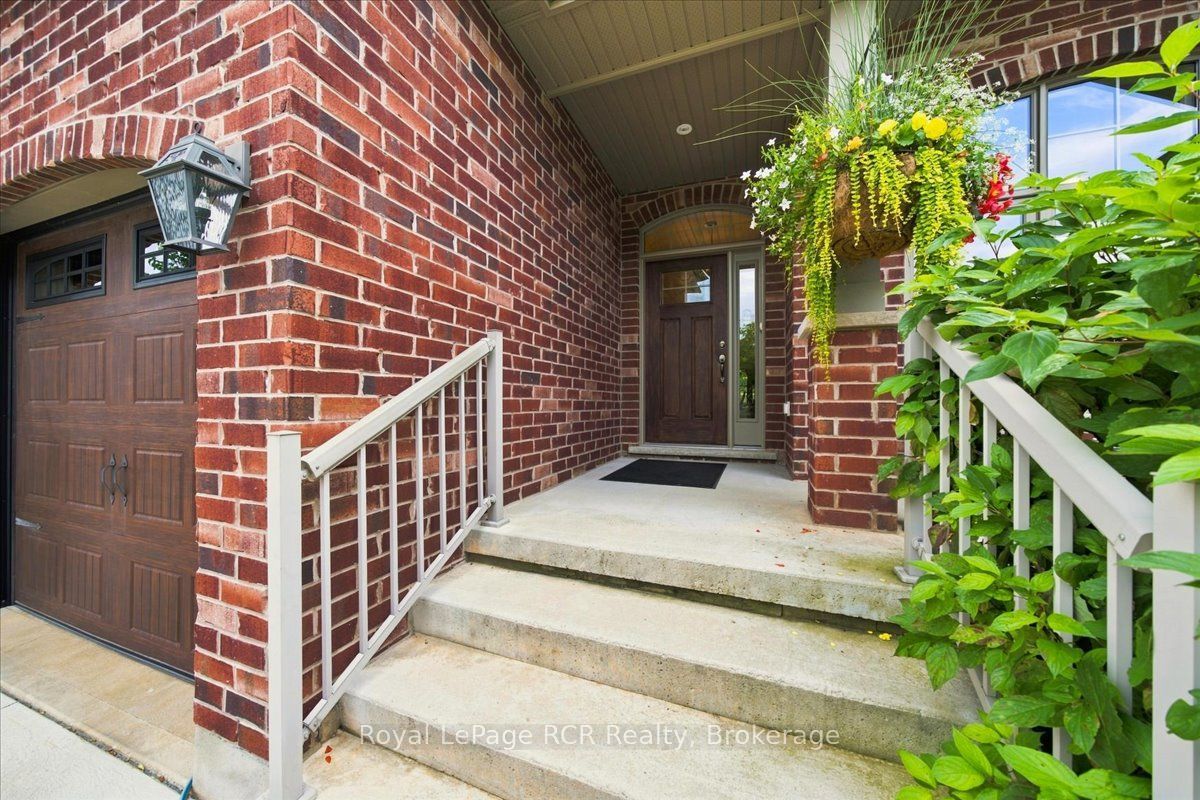 323 5th Avenue W, Owen Sound, ON N4K 0E4 photo 3