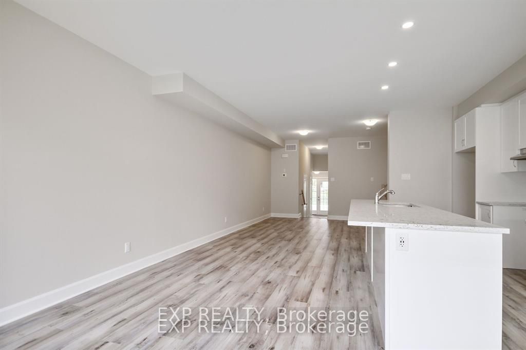 18 REYNOLDS Avenue, Carleton Place, ON K7C 0C4 photo 2