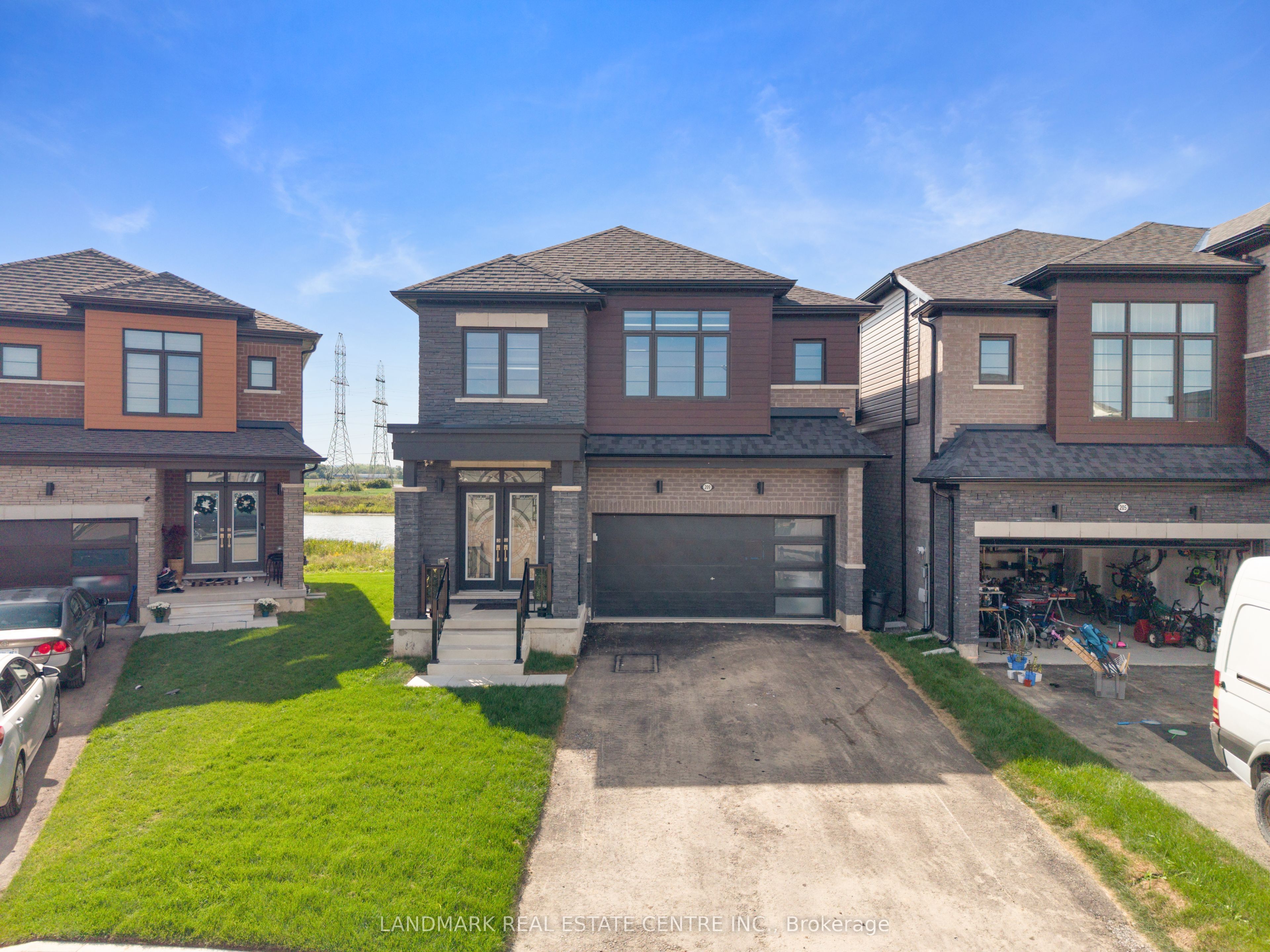 209 Velvet Way, Thorold, ON L2V 0P1 photo 2