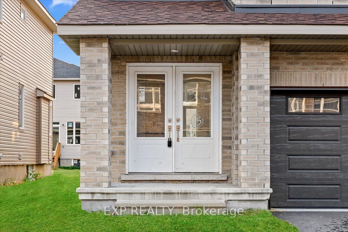 15 Reynolds Avenue, Carleton Place, ON K7C 0W4 photo 2