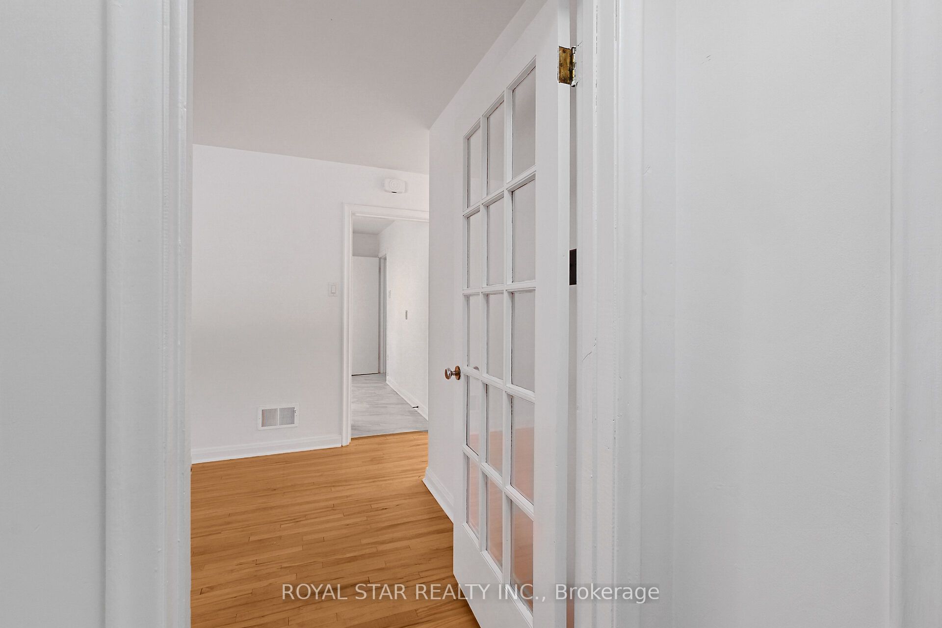 10 Delong Drive, Beacon Hill North - South and Area, ON K1J 7E6 photo 5