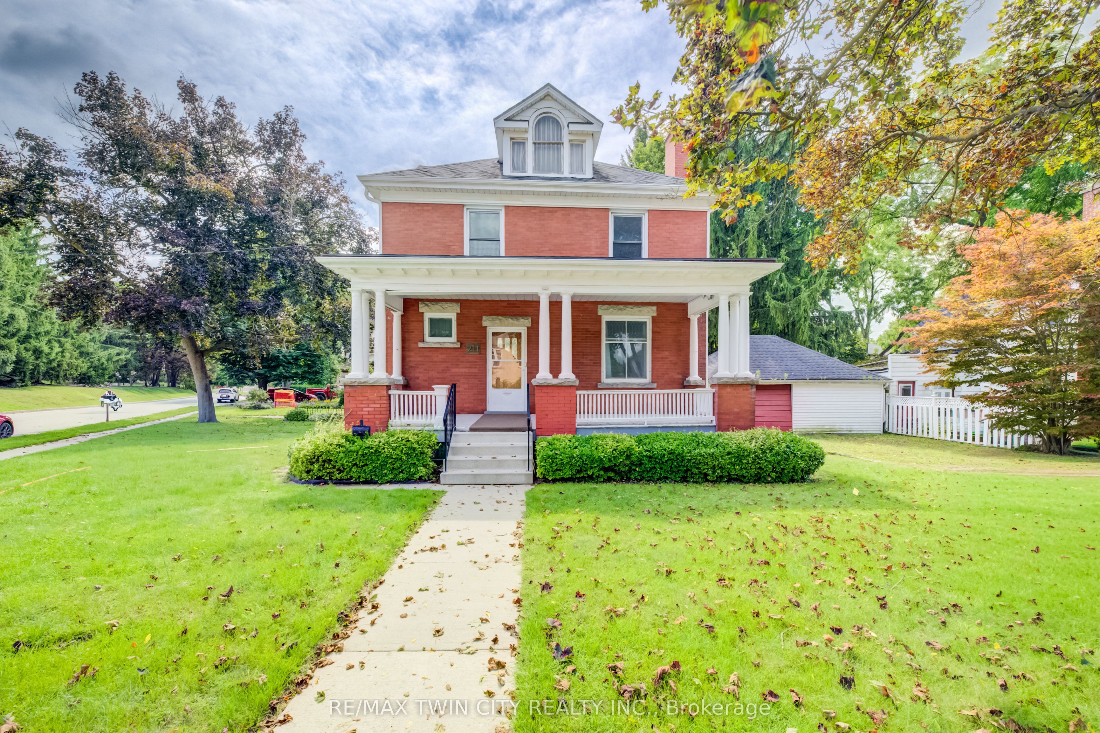 211 Main Street, Cambridge, ON N1R 1X1 photo 4