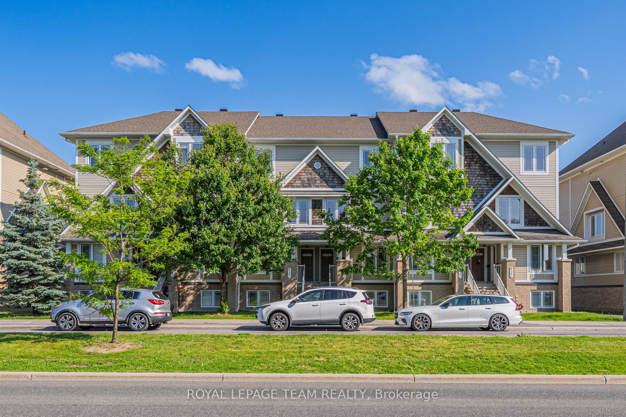 634 Chapman Mills Drive B, Barrhaven, ON K2J 3V2 photo 2