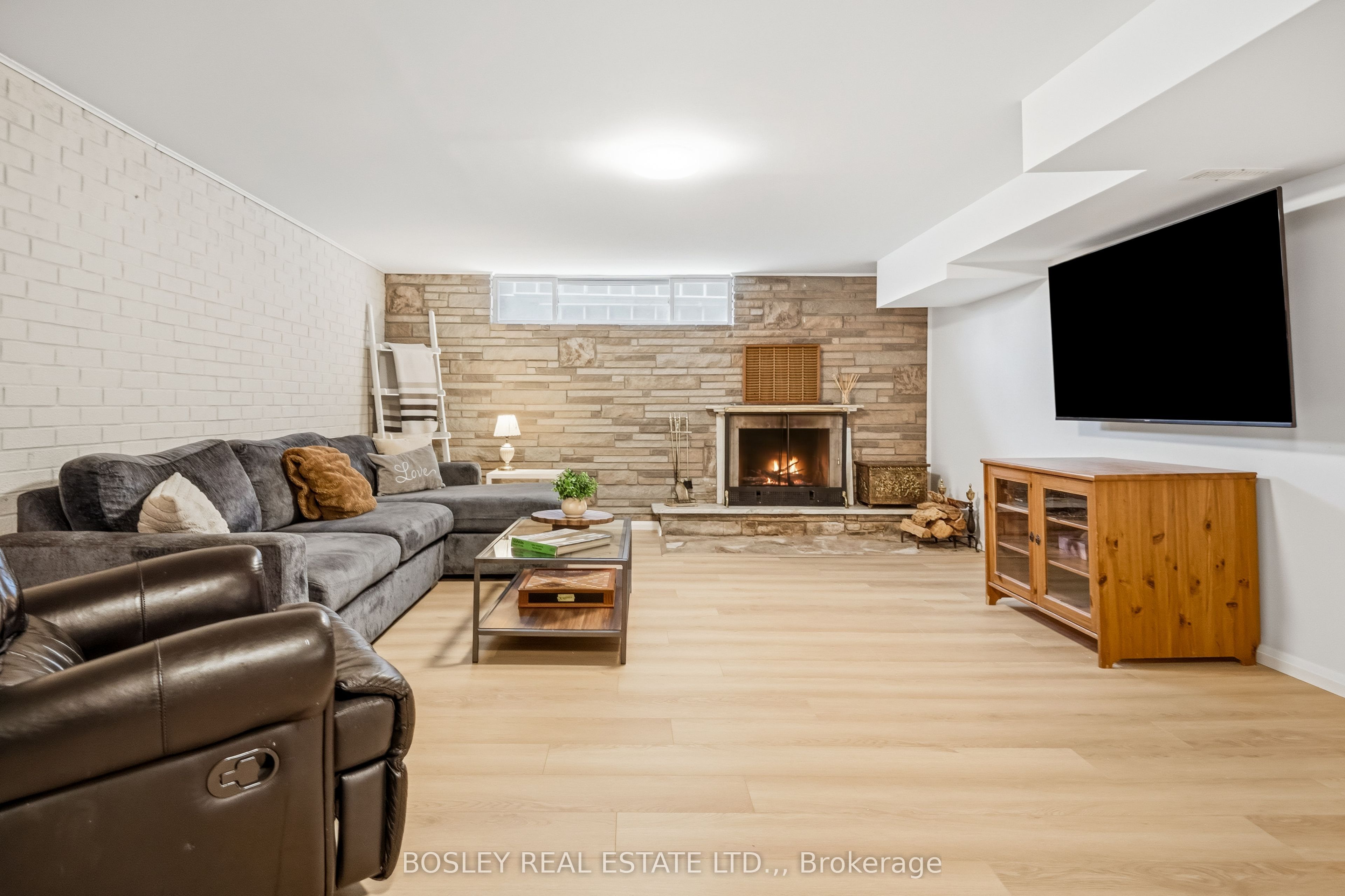 17 Acadia Crescent, St. Catharines, ON L2P 1H7 photo 3