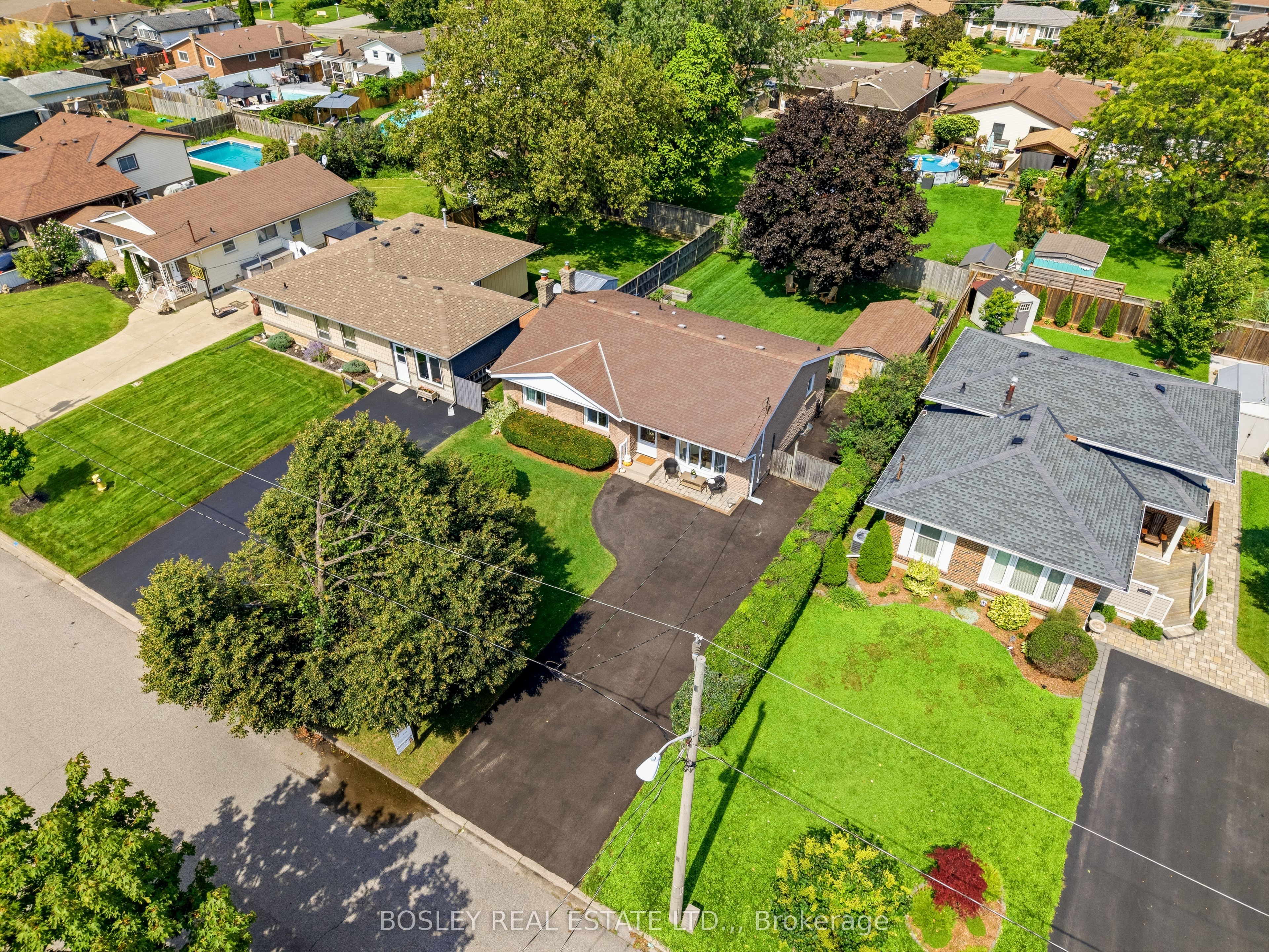 17 Acadia Crescent, St. Catharines, ON L2P 1H7 photo 5