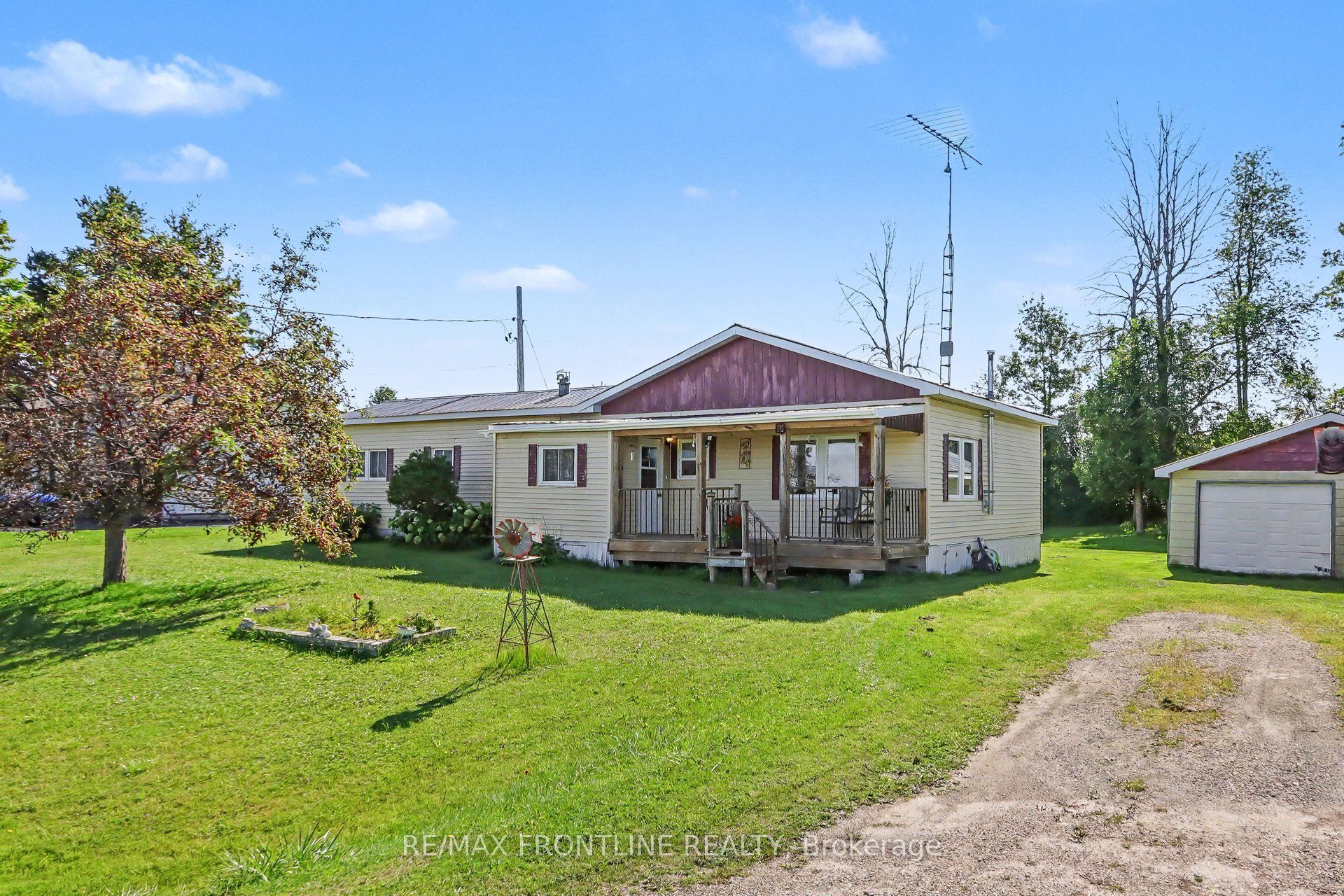 2113 Christie Lake Road, Tay Valley, ON K7H 3C6 photo 2