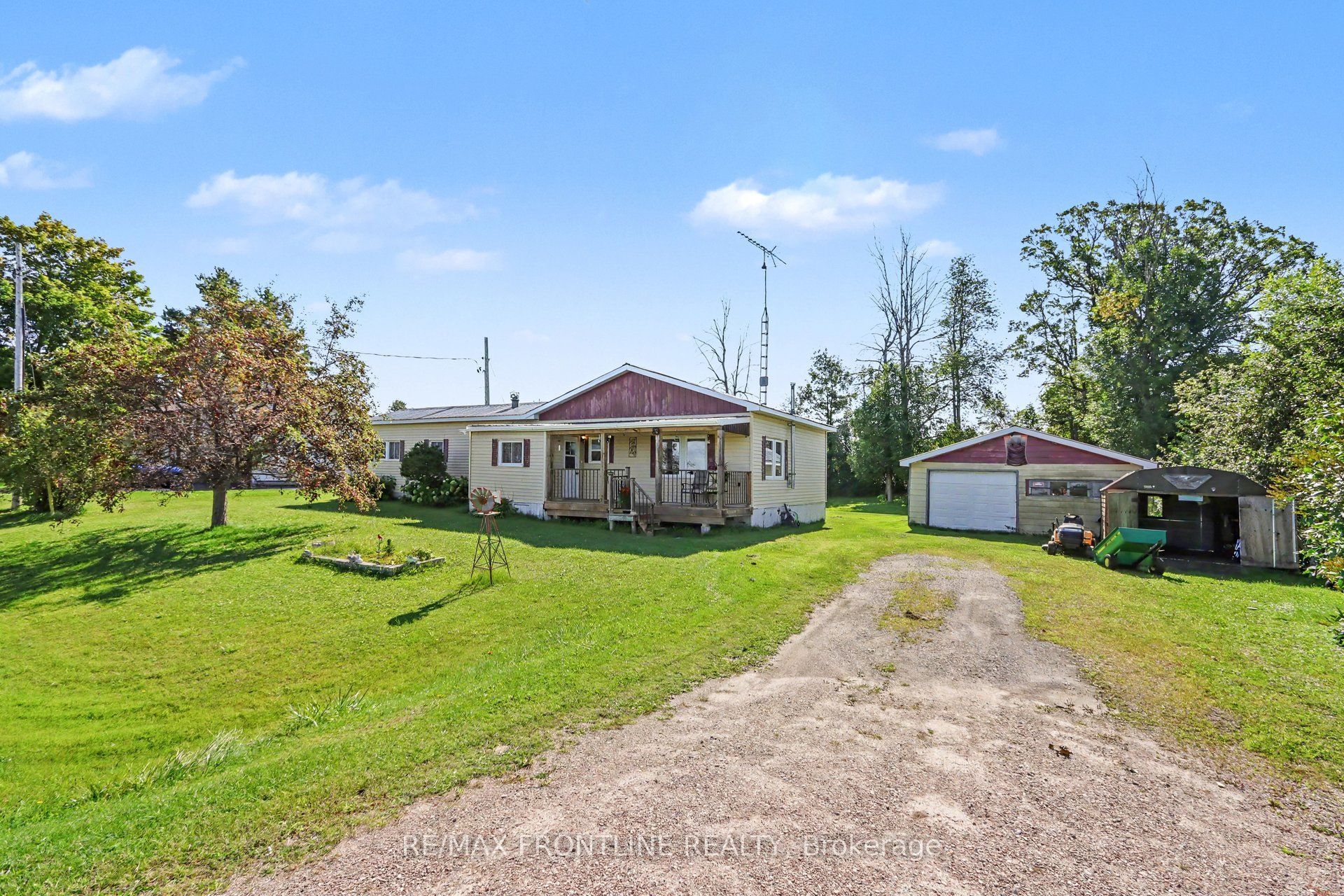 2113 Christie Lake Road, Tay Valley, ON K7H 3C6 photo 3