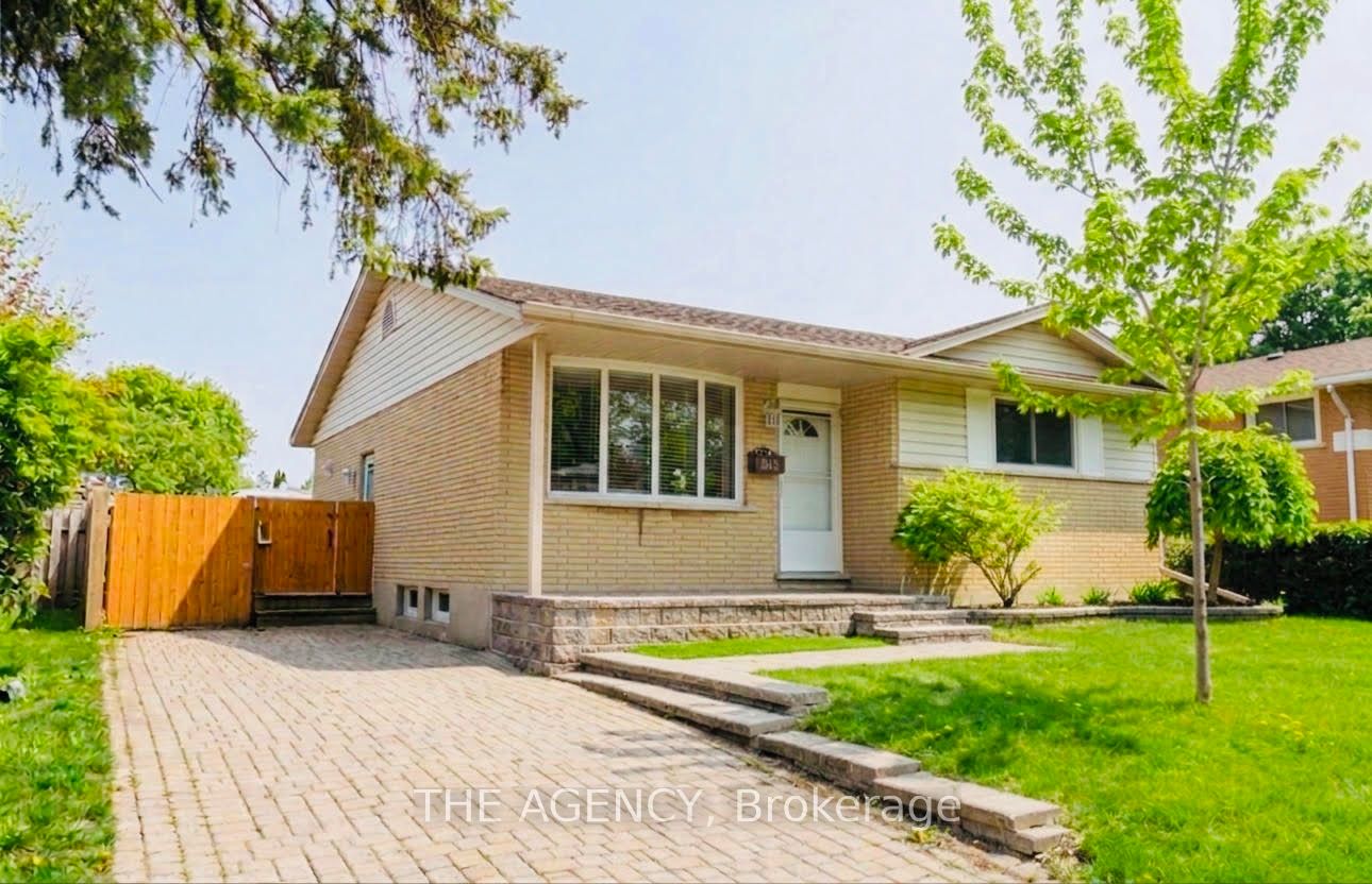 615 Dogwood Lane, Waterloo, ON N2L 4Y2
