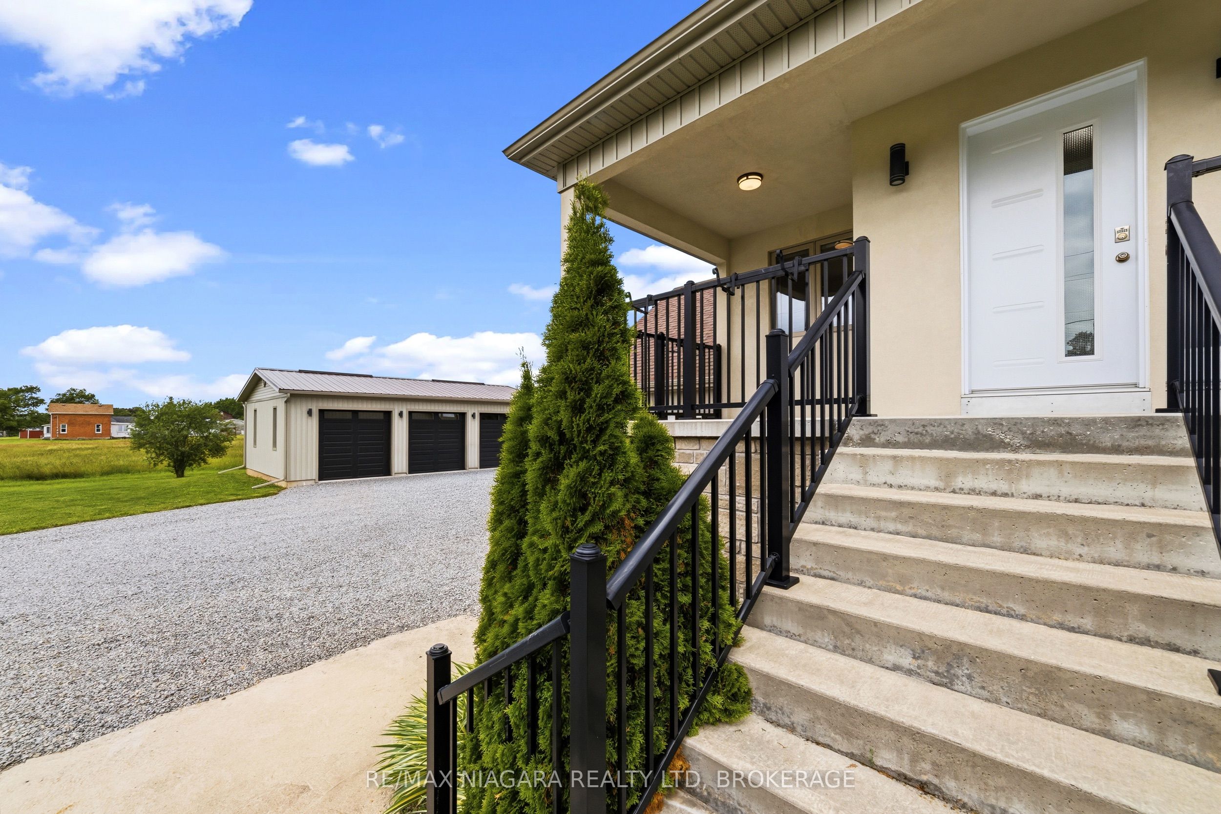 2876 3 Highway E, Port Colborne, ON L3K 5V3 photo 4