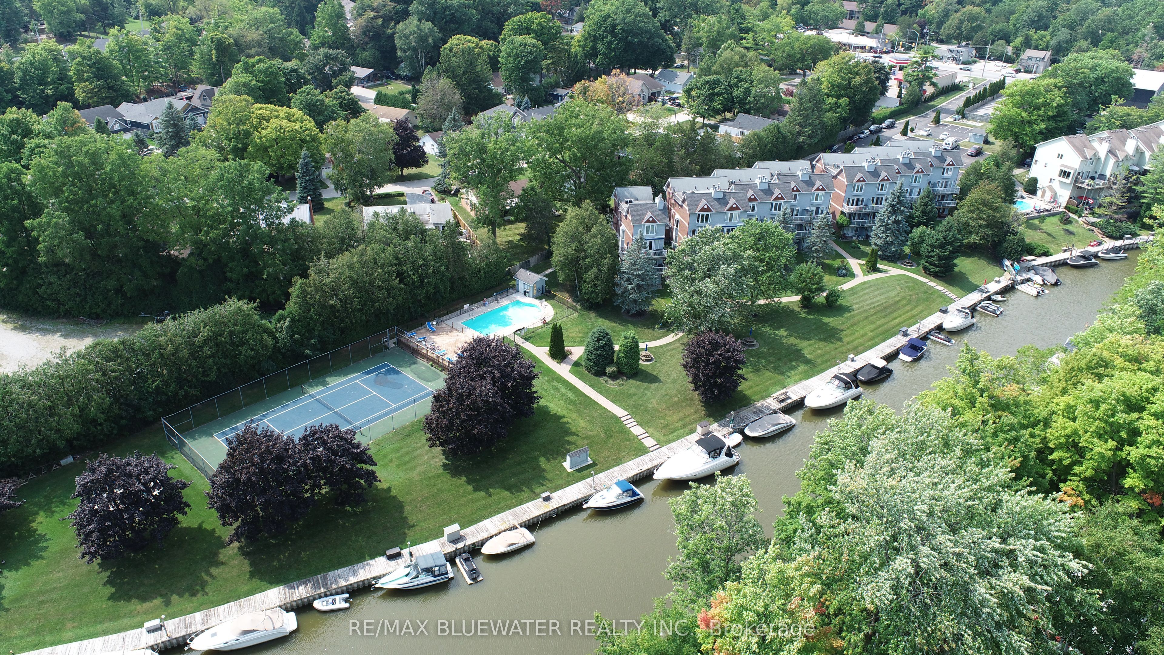 48 Ontario Street S 7, Lambton Shores, ON N0M 1T0 photo 3