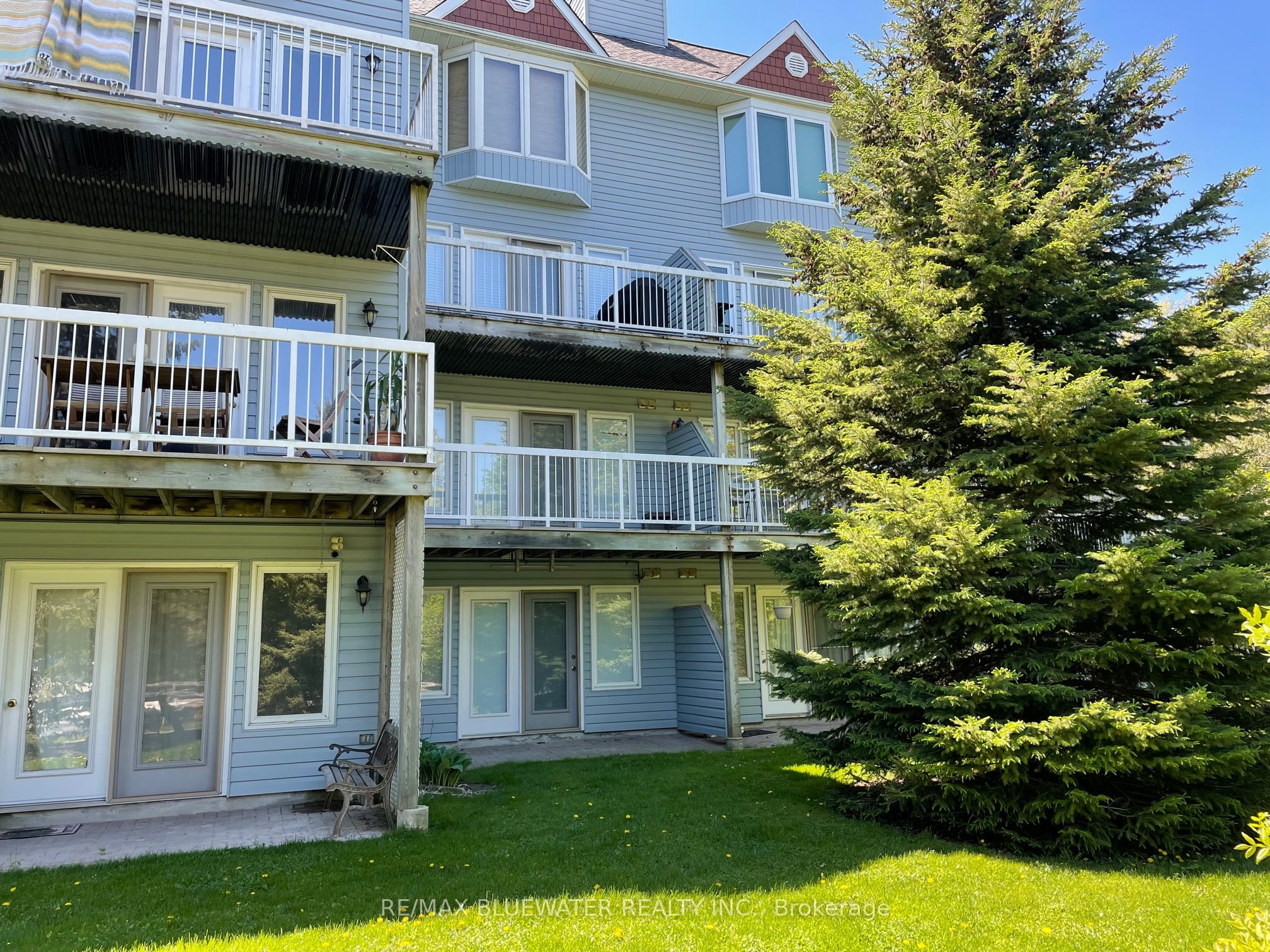 48 Ontario Street S 7, Lambton Shores, ON N0M 1T0 photo 4