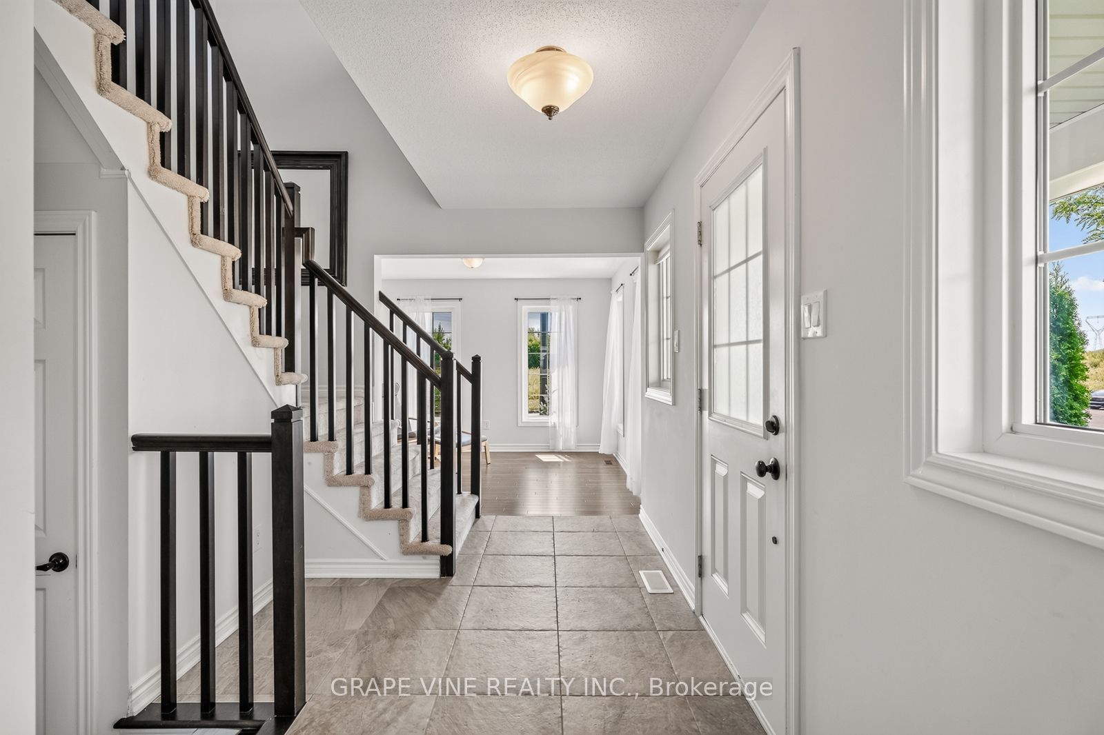 210 CLINTONIA Street, Kanata, ON K2V 0K3 photo 5