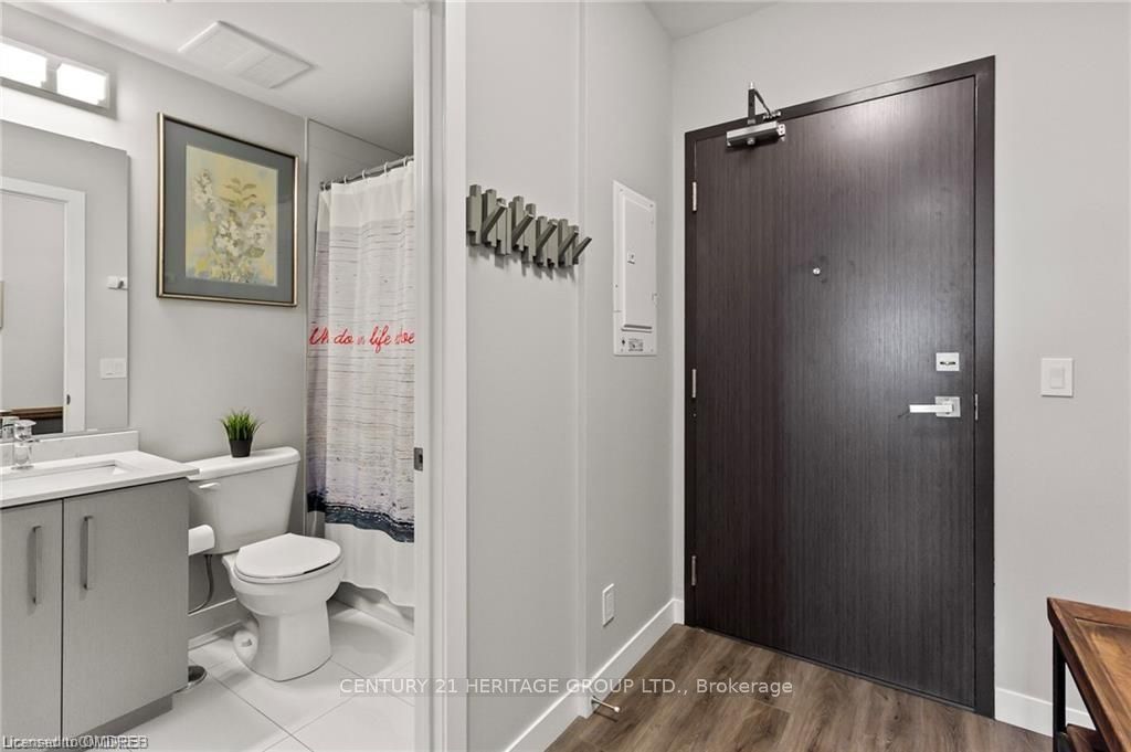15 Queen Street S 2006, Hamilton, ON L8P 0C6 photo 3