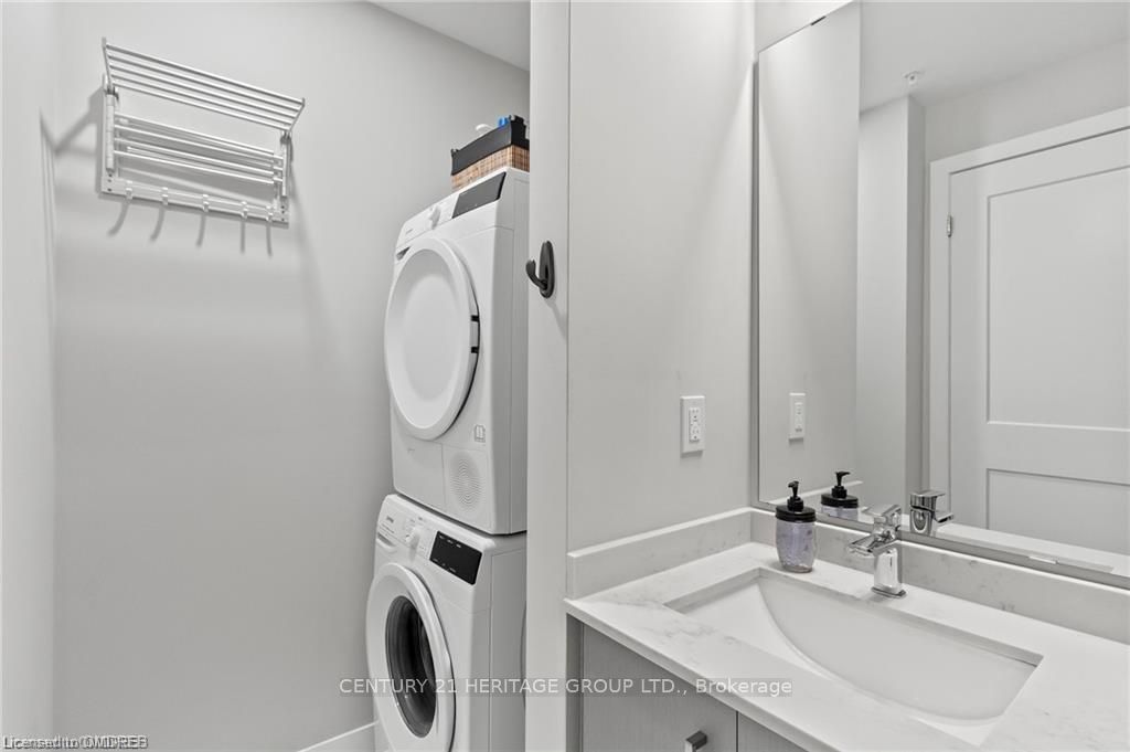 15 Queen Street S 2006, Hamilton, ON L8P 0C6 photo 4