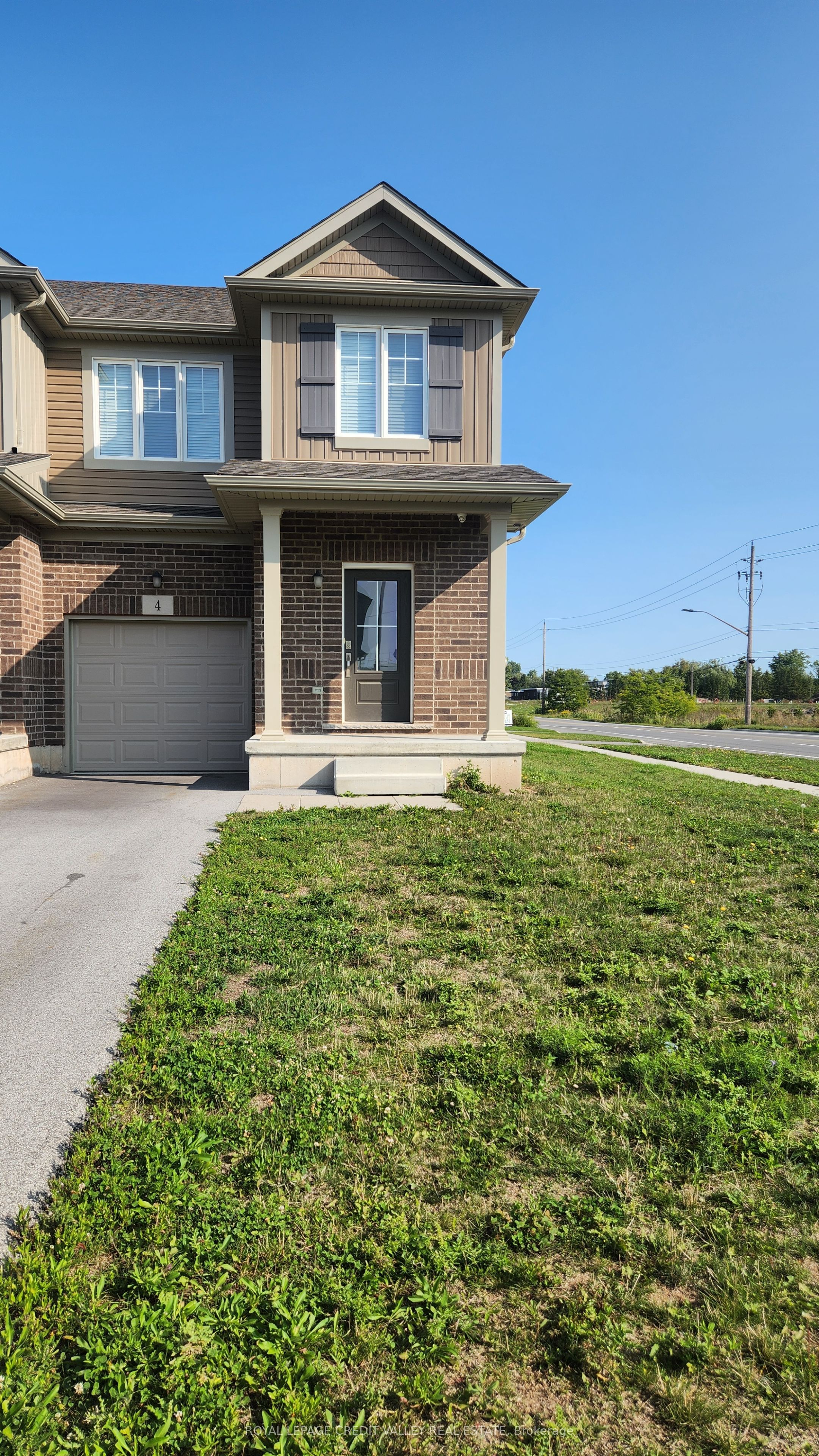 4 Sycamore Street, Welland, ON L3C 0H8 photo 2