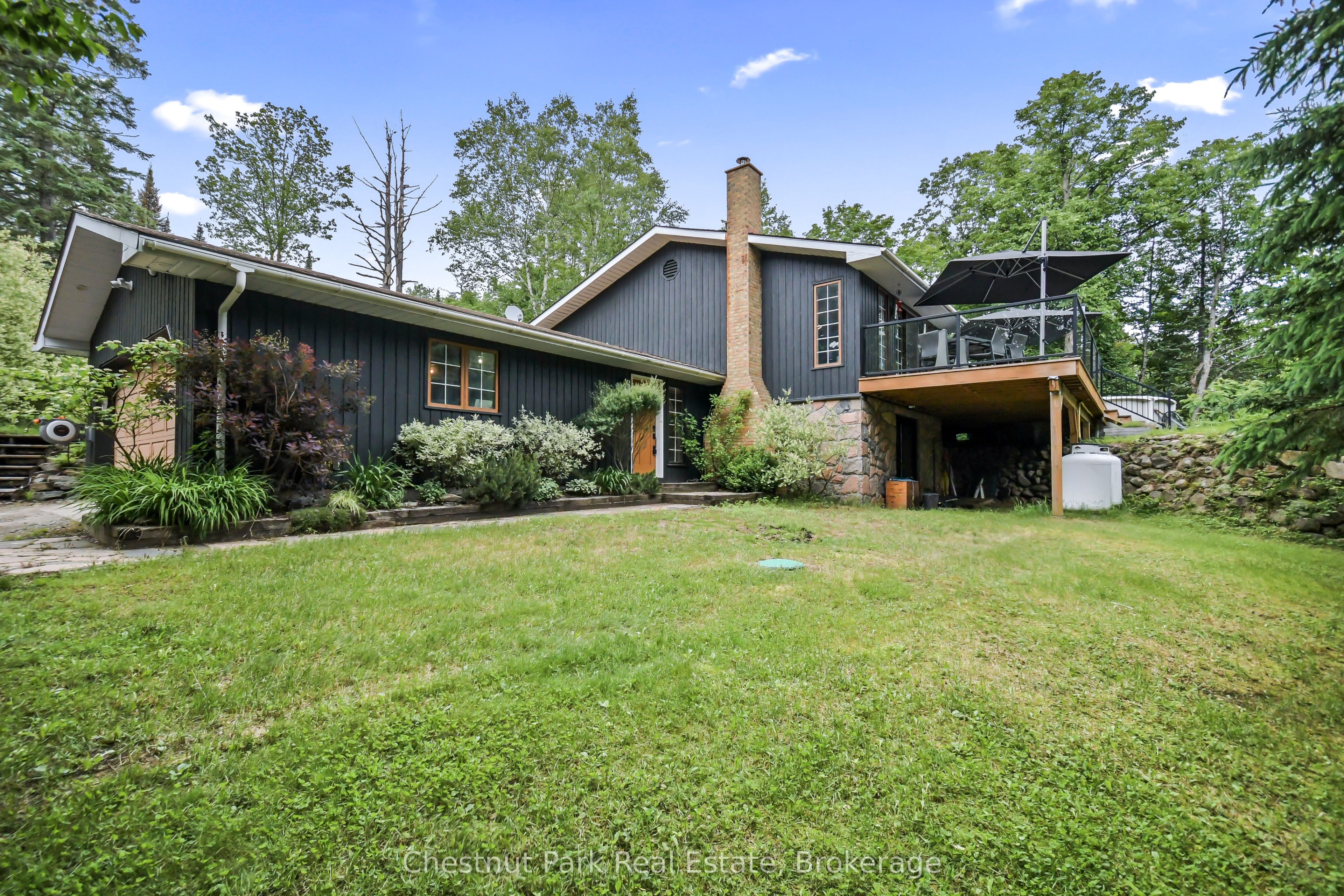 802 Williamsport Road, Huntsville, ON P1H 2J4 photo 2