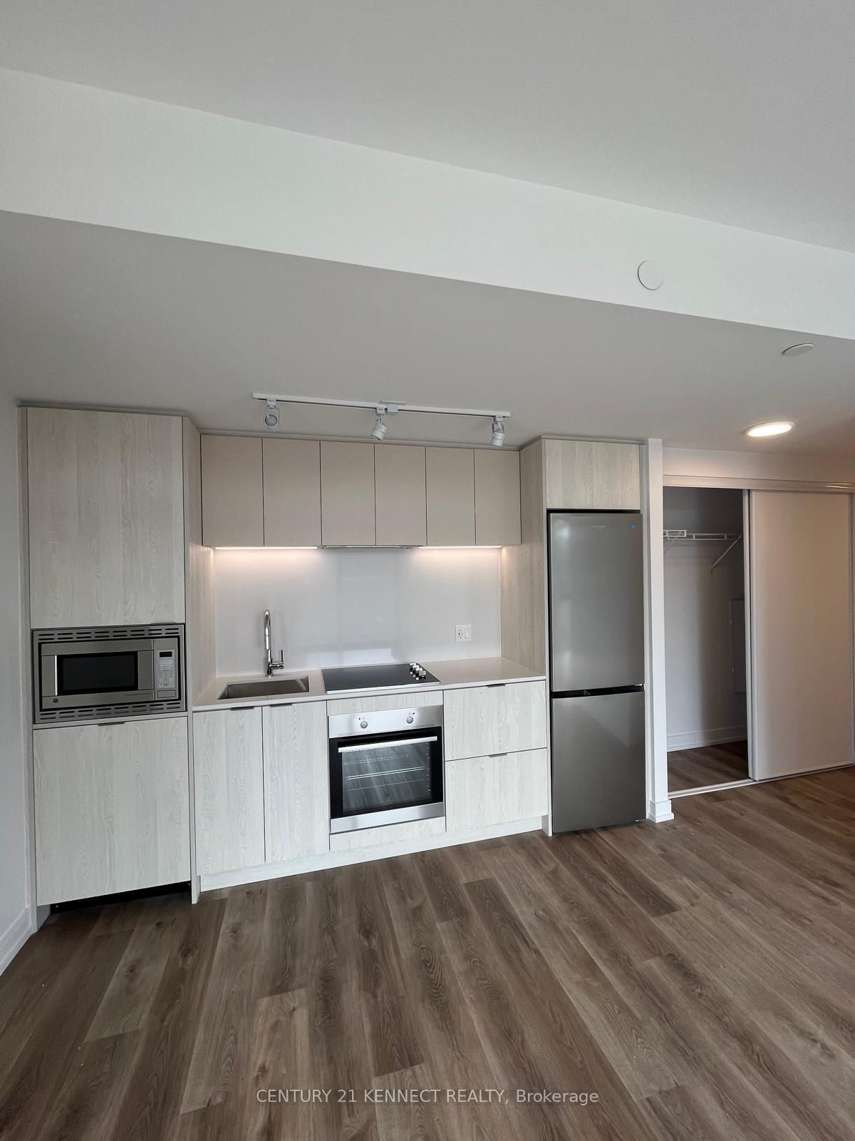 1 Jarvis Street 1108, Hamilton, ON L8R 3J2 photo 3